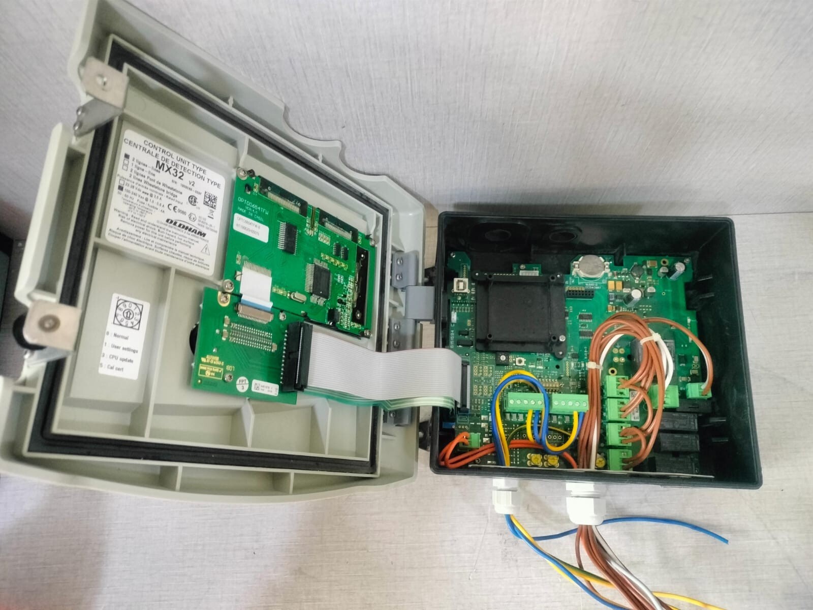 OLDHAM MX32 OLDHAM MX32 GAS CONTROL UNIT TYPE 100-240VAC 1.0-0.6A 50/60Hz 4