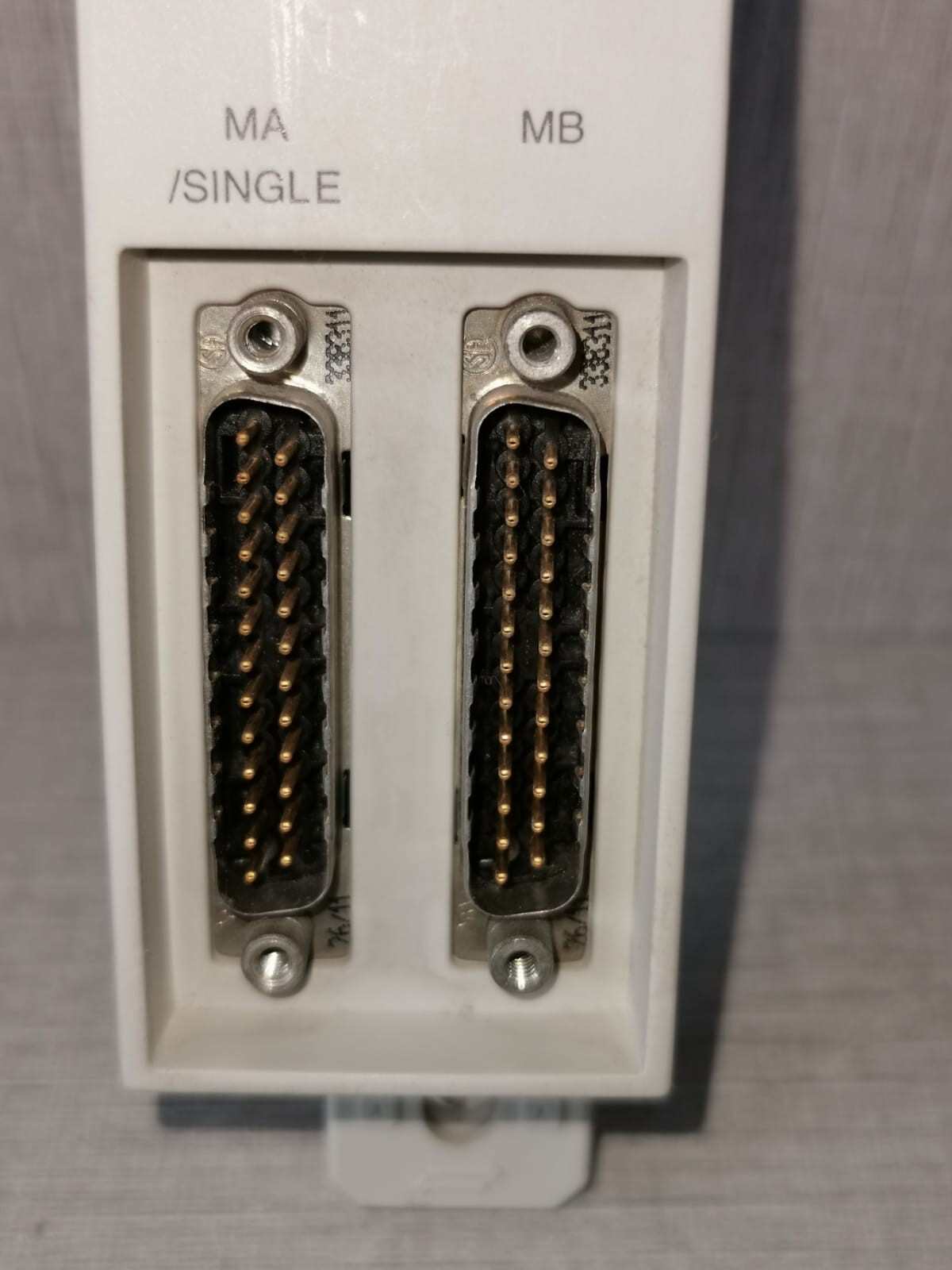ABB 3BSE021439R1 ABB 3BSE021439R1 PR:A /TB846 DUAL MODULE BUS INLET 3