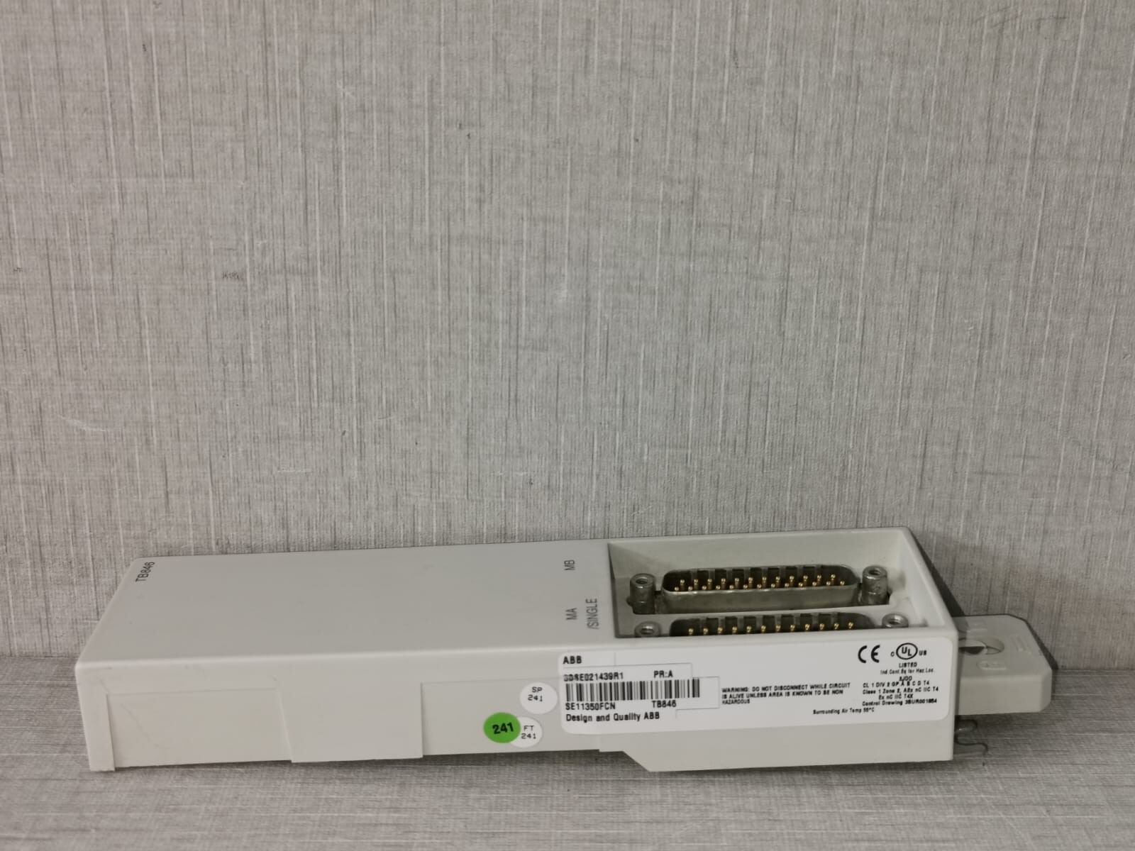 ABB 3BSE021439R1 ABB 3BSE021439R1 PR:A /TB846 DUAL MODULE BUS INLET 5