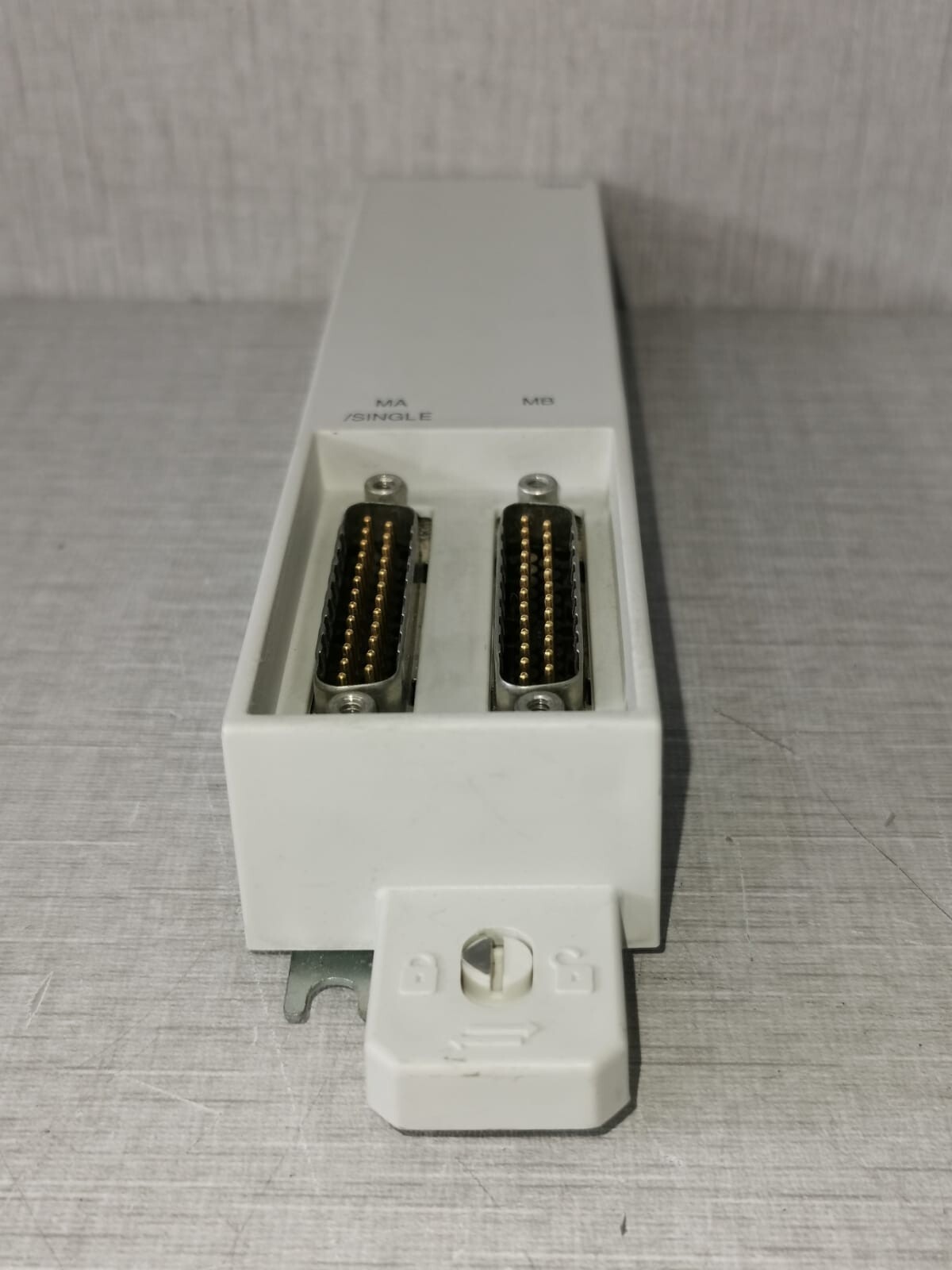 ABB 3BSE021439R1 ABB 3BSE021439R1 PR:A /TB846 DUAL MODULE BUS INLET 7
