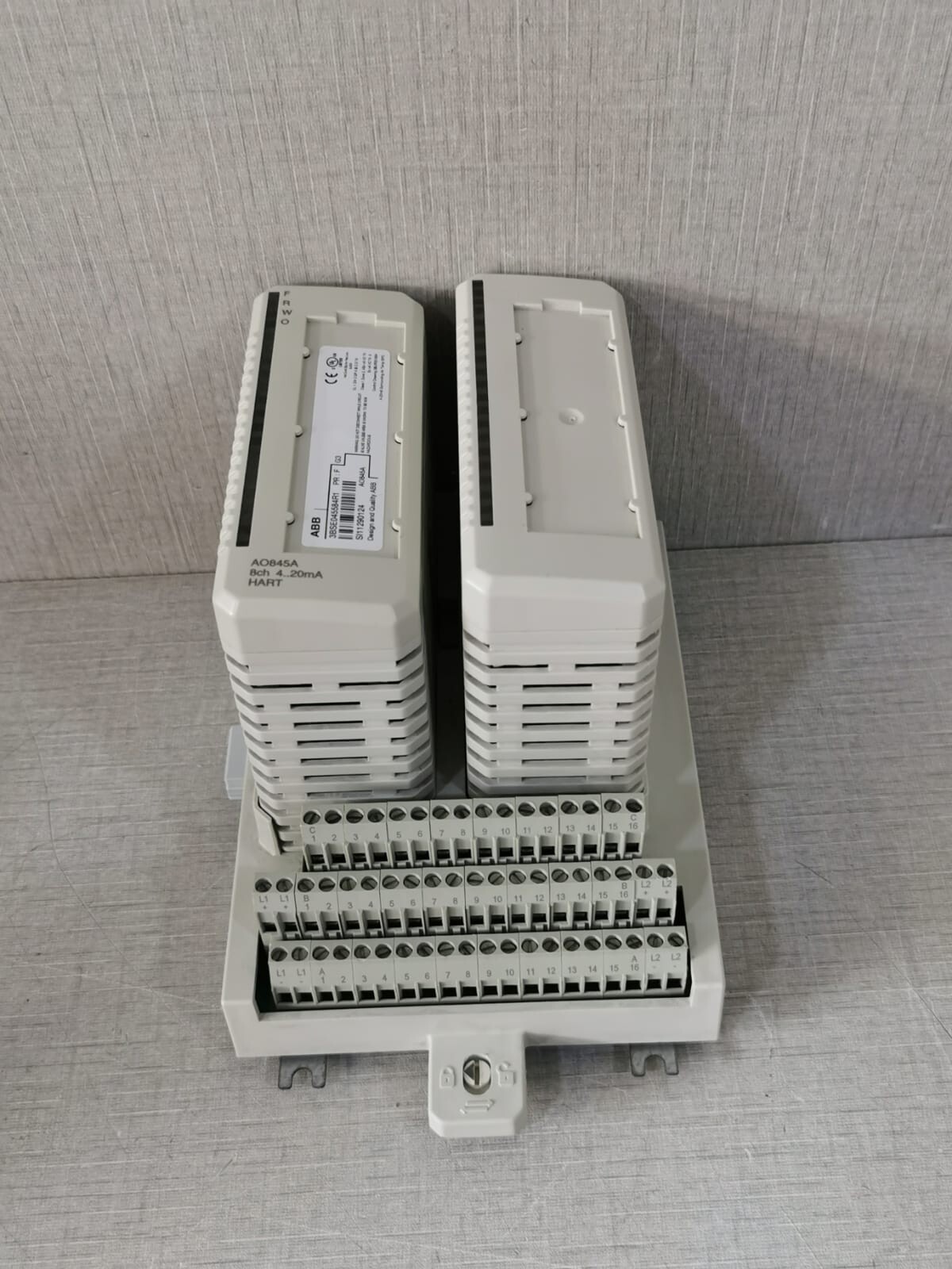ABB 3BSE045584R1 & ABB 3BSE020850R1 ABB AO845A 3BSE045584R1 with Base ABB 3BSE020850R1 4