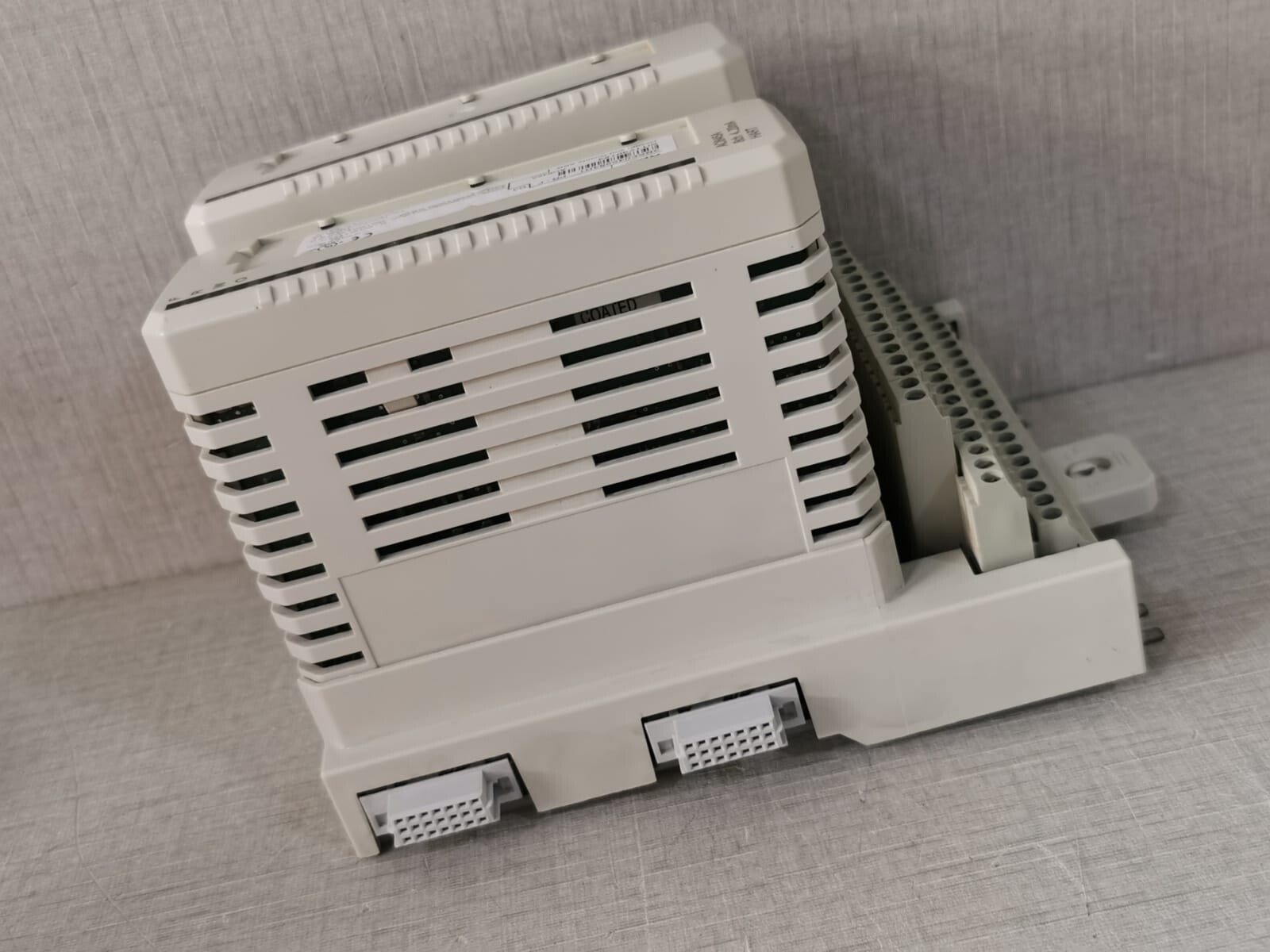 ABB 3BSE045584R1 & ABB 3BSE020850R1 ABB AO845A 3BSE045584R1 with Base ABB 3BSE020850R1 6