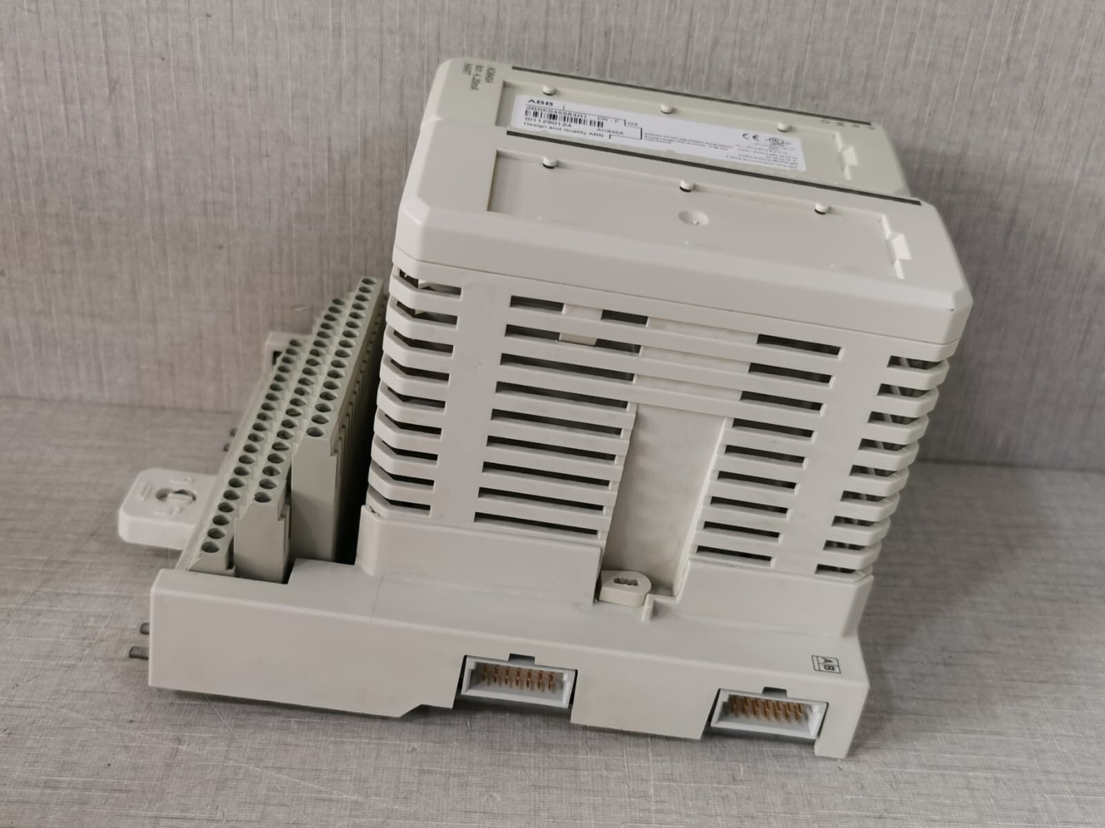ABB 3BSE045584R1 & ABB 3BSE020850R1 ABB AO845A 3BSE045584R1 with Base ABB 3BSE020850R1 7