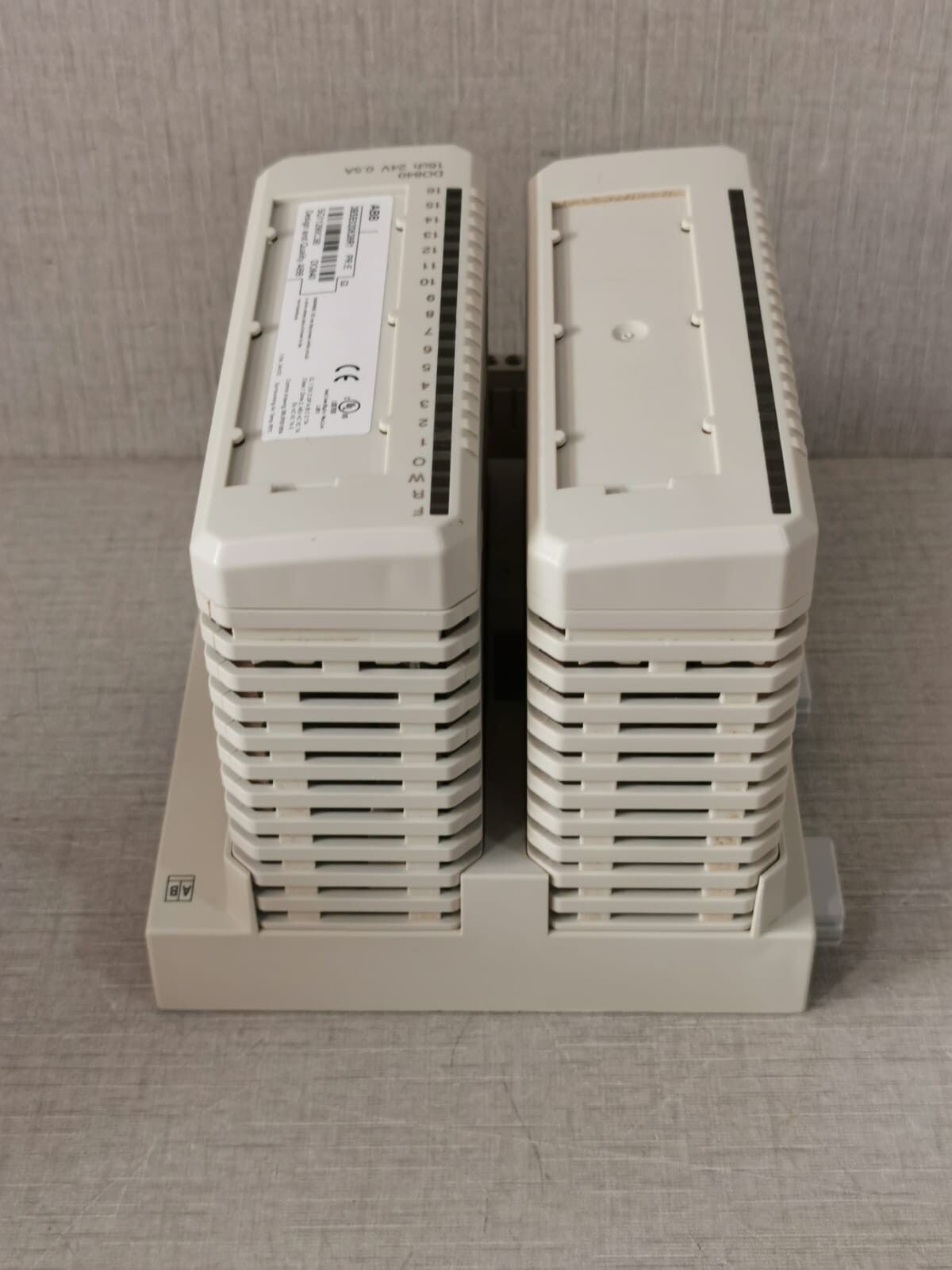 ABB 3BSE020838R1 & 3BSE020850R1 ABB DO840 3BSE020838R1 with Base 3BSE020850R1 5
