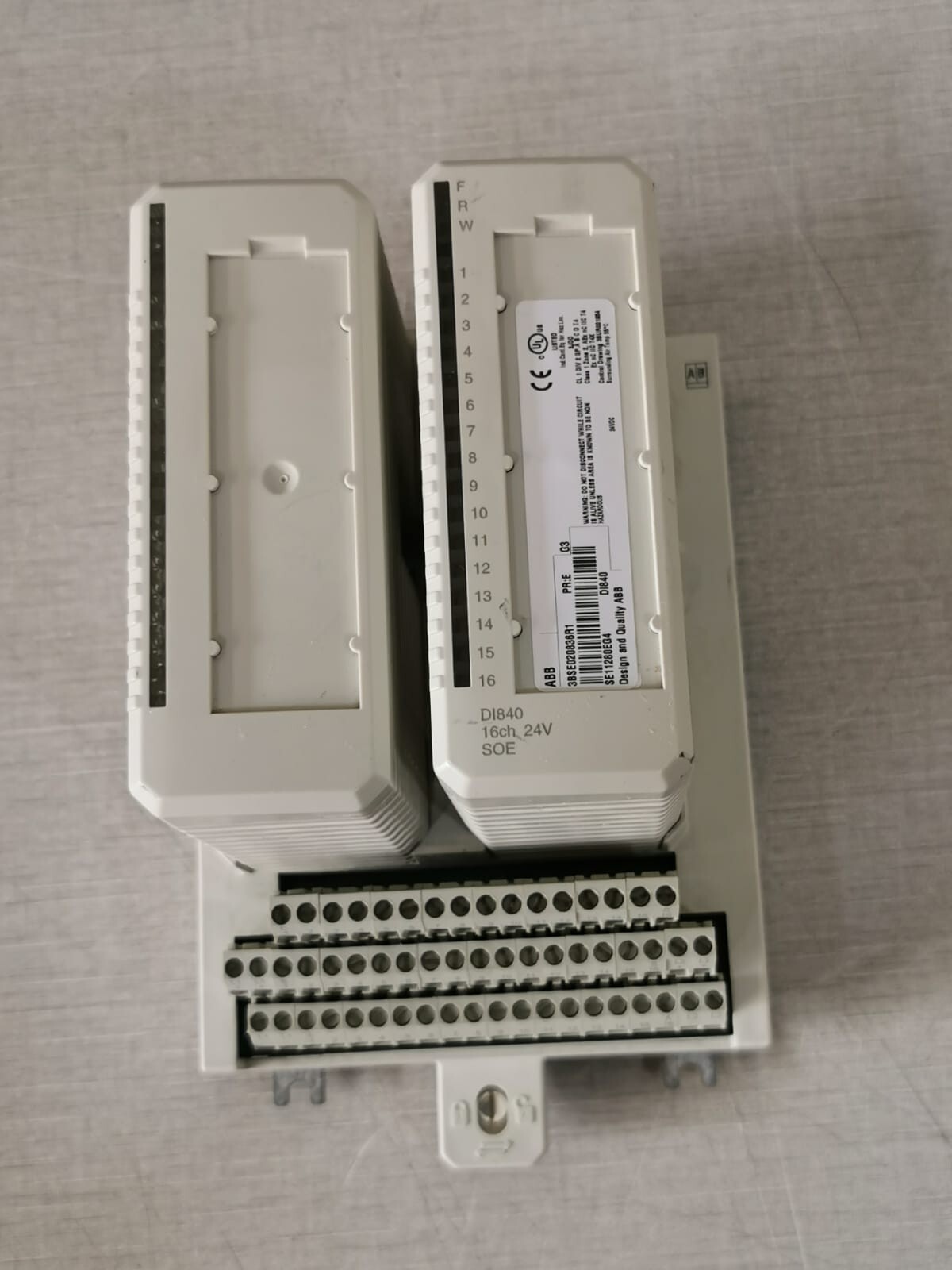 ABB 3BSE020836R1 & 3BSE020850R1 ABB DI840 3BSE020836R1 with Base 3BSE020850R1 3
