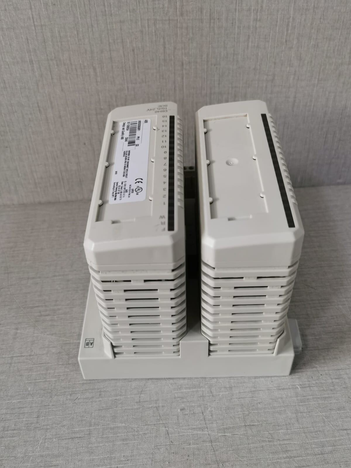 ABB 3BSE020836R1 & 3BSE020850R1 ABB DI840 3BSE020836R1 with Base 3BSE020850R1 5