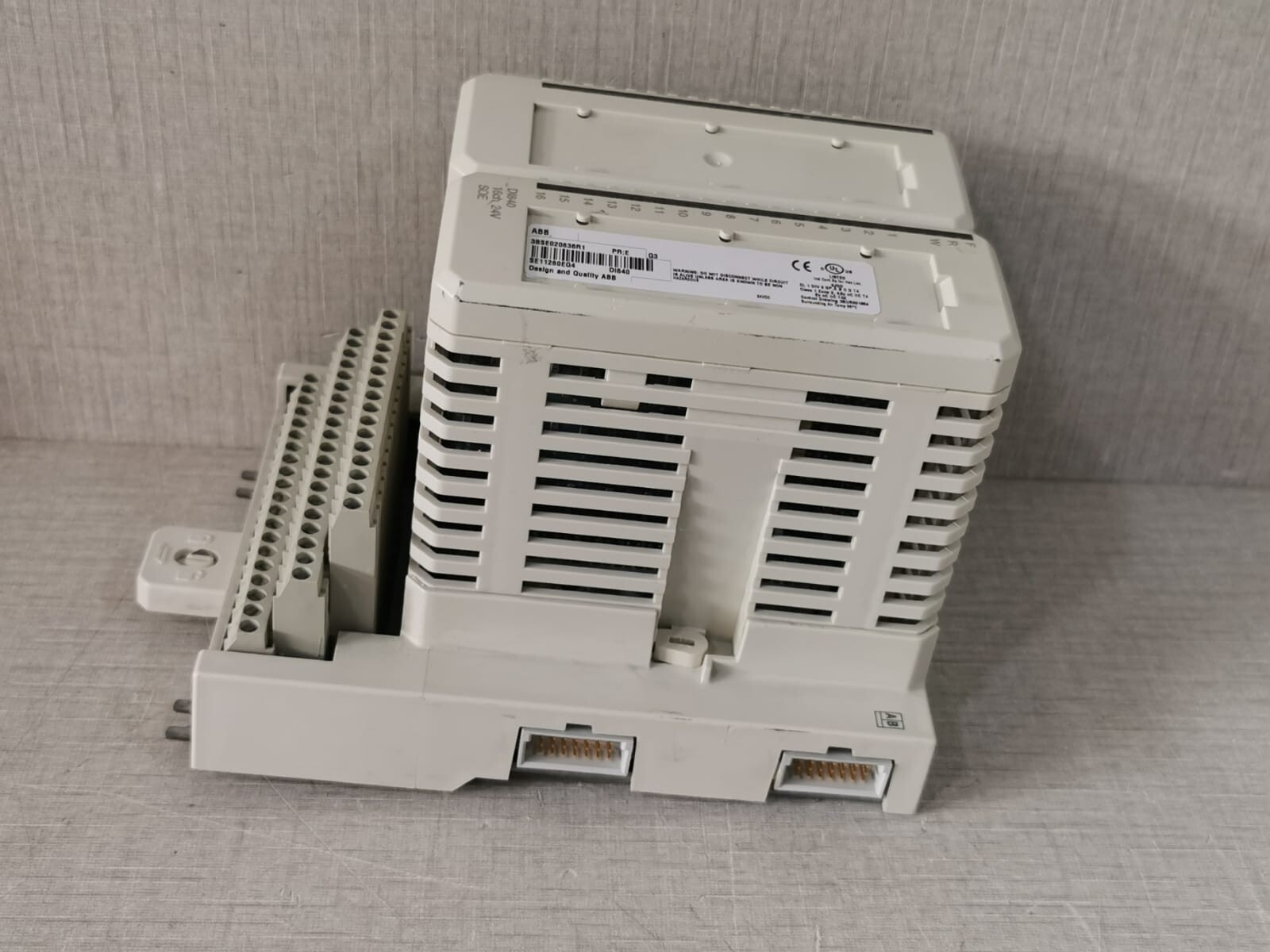 ABB 3BSE020836R1 & 3BSE020850R1 ABB DI840 3BSE020836R1 with Base 3BSE020850R1 6