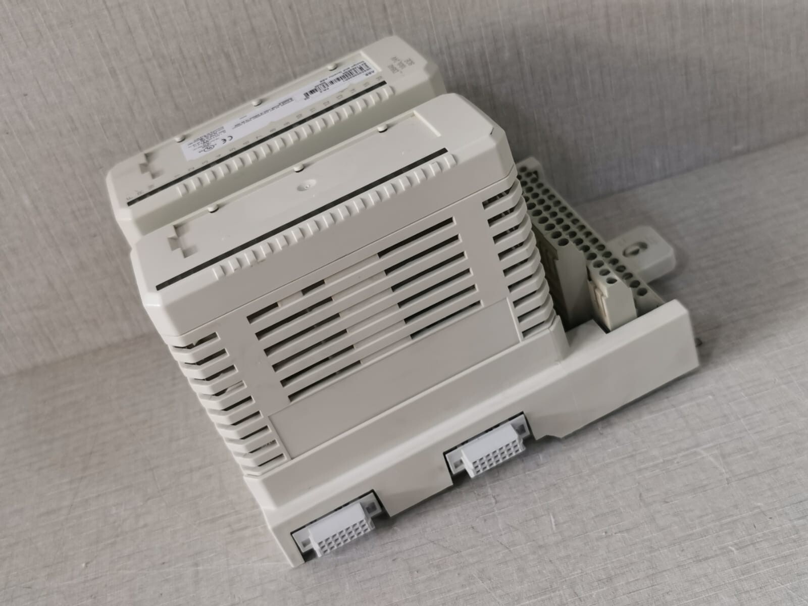 ABB 3BSE020836R1 & 3BSE020850R1 ABB DI840 3BSE020836R1 with Base 3BSE020850R1 7