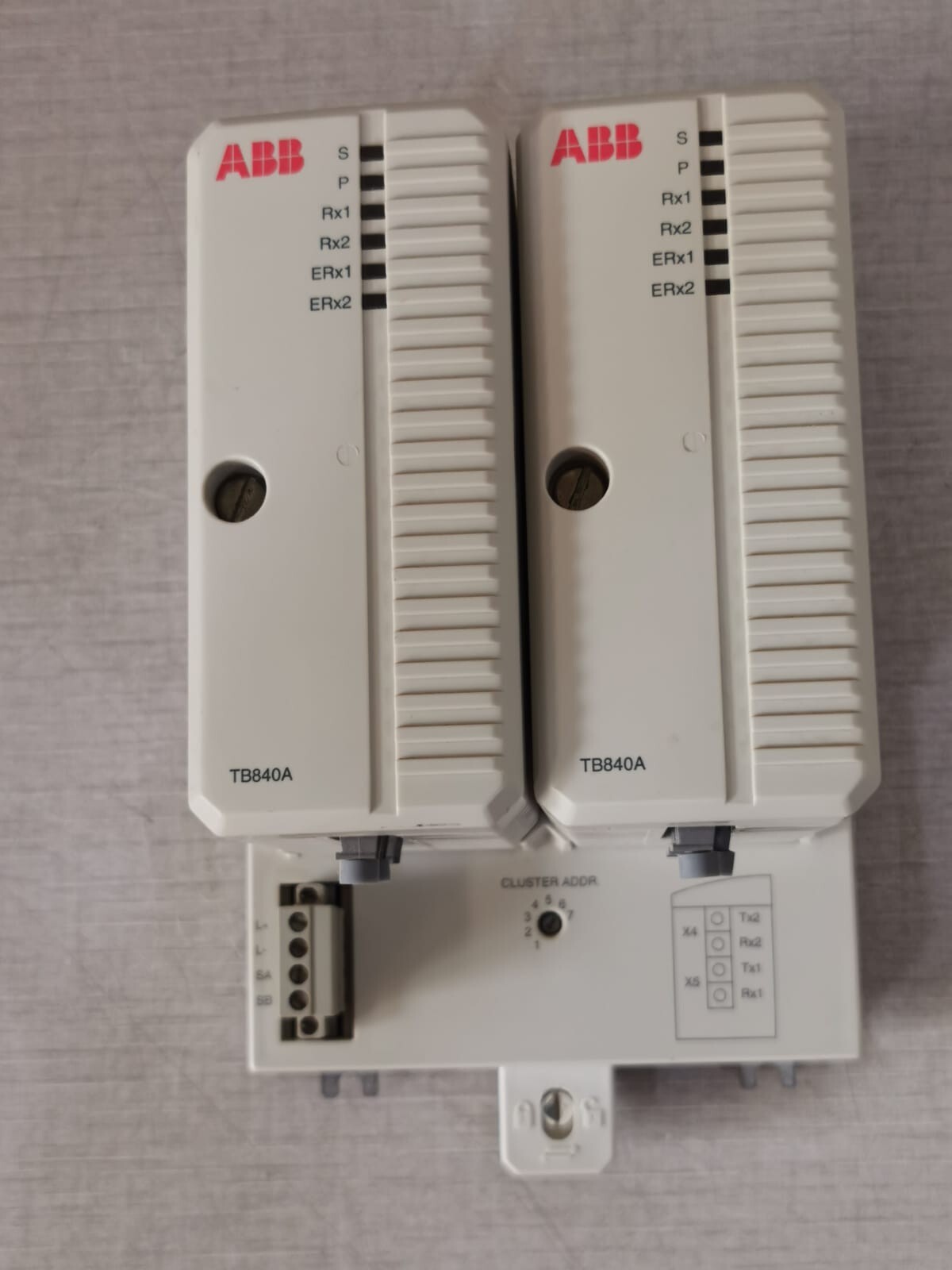 ABB 3BSE037760R1 & 3BSE020846R1 ABB TB840A 3BSE037760R1 Redundant Cluster Module with Base 3BSE020846R1 2