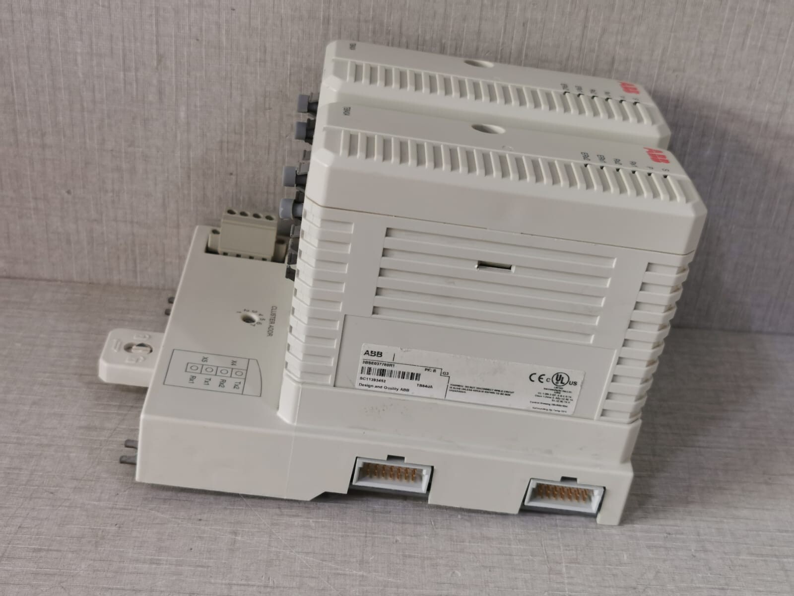 ABB 3BSE037760R1 & 3BSE020846R1 ABB TB840A 3BSE037760R1 Redundant Cluster Module with Base 3BSE020846R1 4