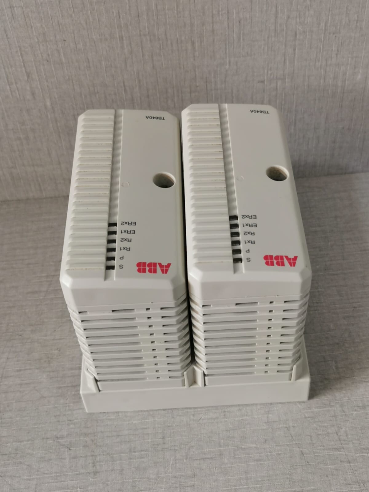 ABB 3BSE037760R1 & 3BSE020846R1 ABB TB840A 3BSE037760R1 Redundant Cluster Module with Base 3BSE020846R1 10