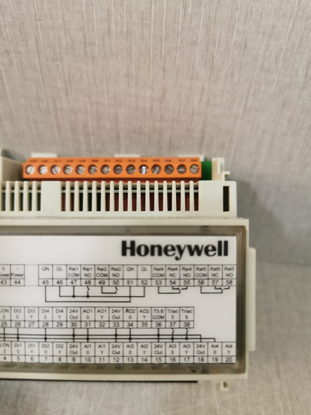 Honeywell XFC3A06001 HONEYWELL XFC3A06001 SMART MODULE 24VAC 50/60Hz WITH DAMAGED CASE 4