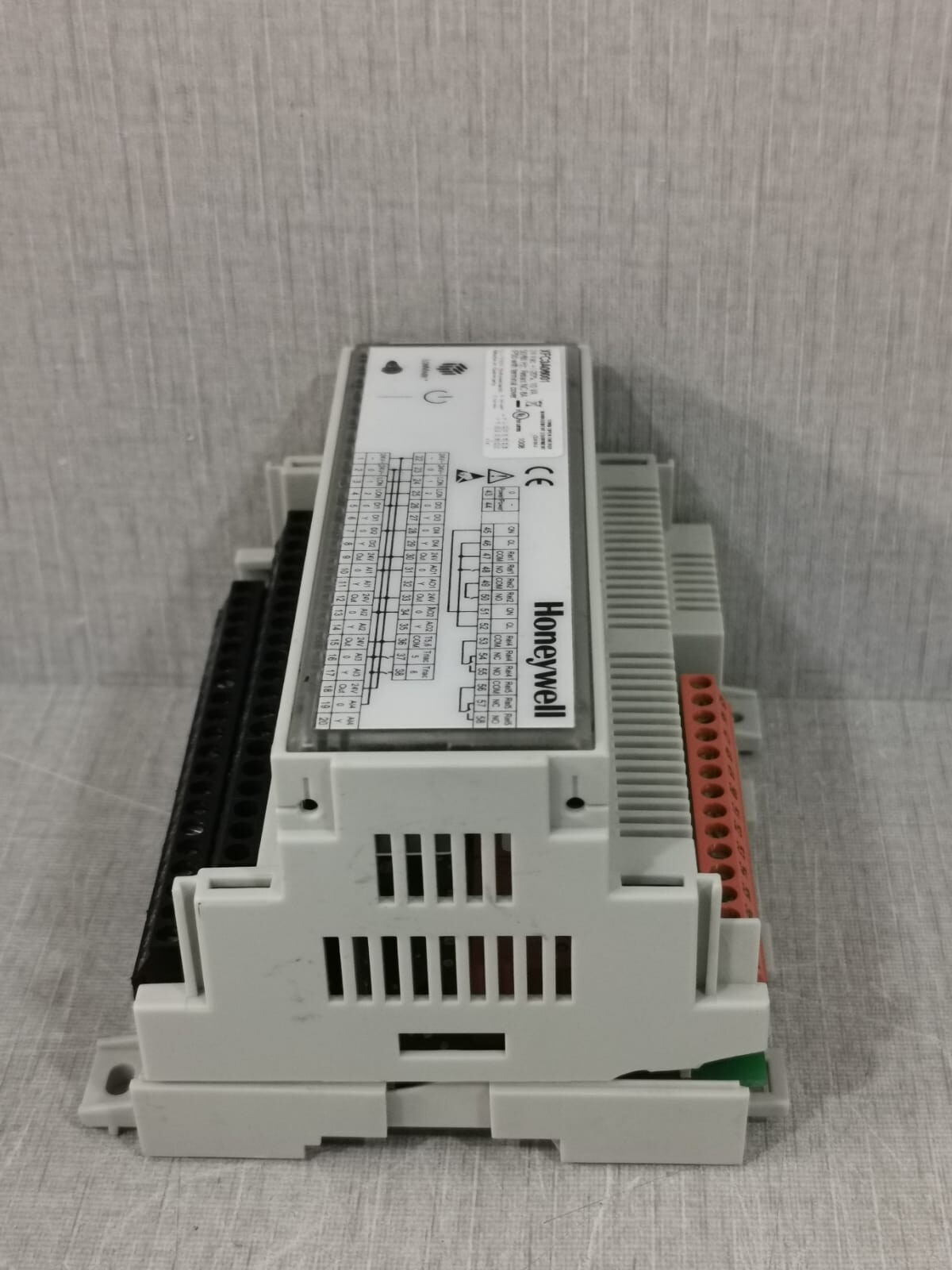 Honeywell XFC3A06001 HONEYWELL XFC3A06001 SMART MODULE 24VAC 50/60Hz WITH DAMAGED CASE 8