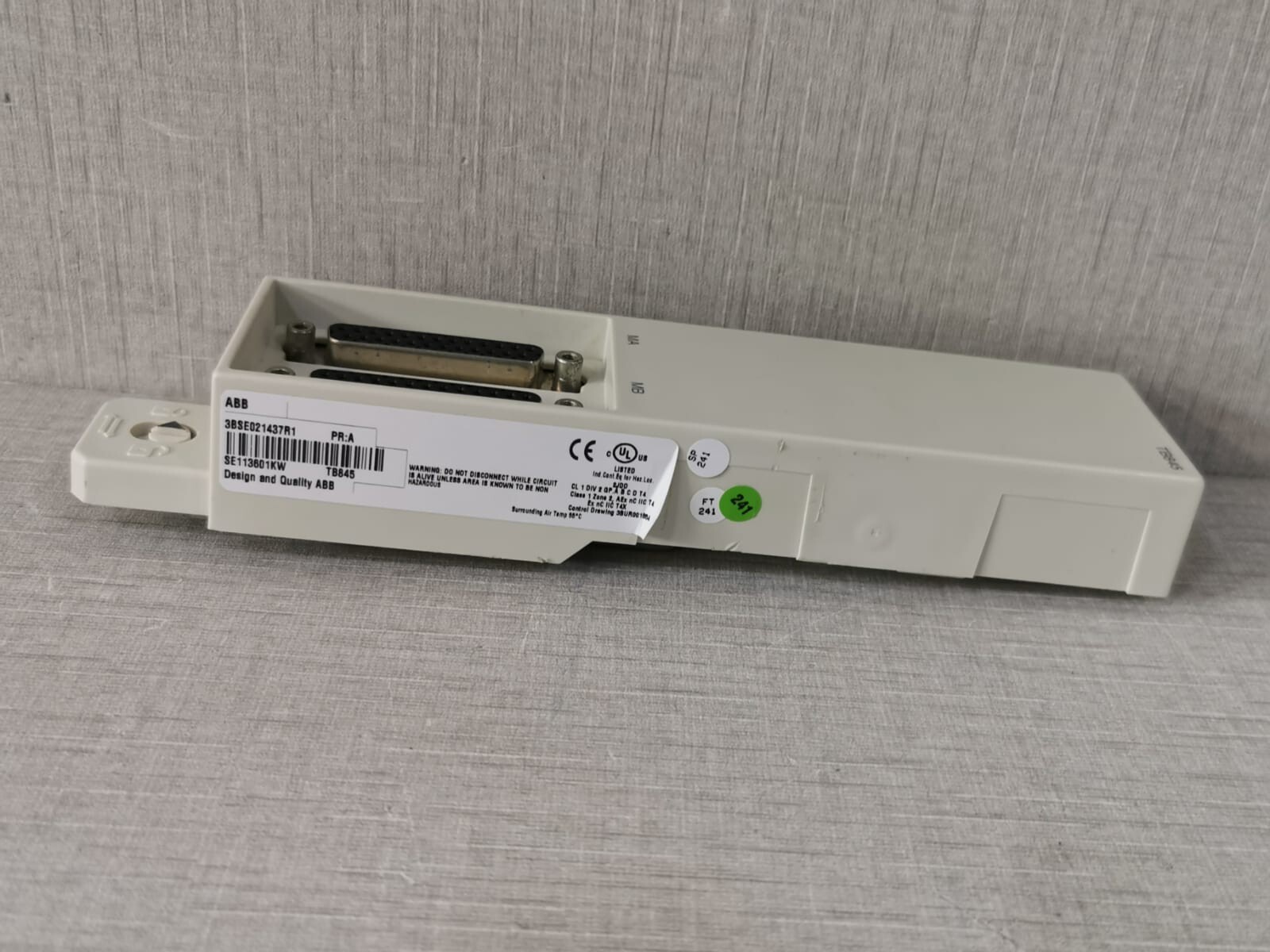 ABB 3BSE021437R1 ABB 3BSE021437R1 Dual ModuleBus Outlet BASE PLATE for TB845 6