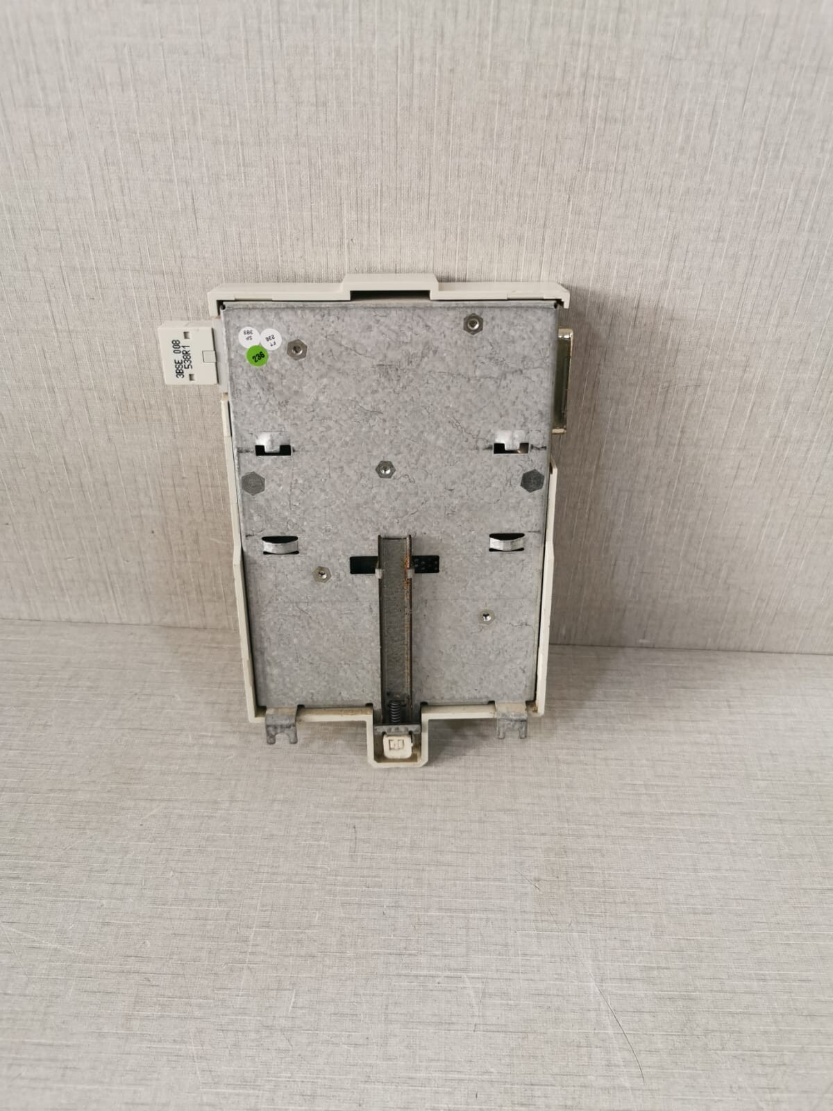 ABB 3BSE018114R1 ABB 3BSE018114R1 MODULE BASE PLATE for TP830 10