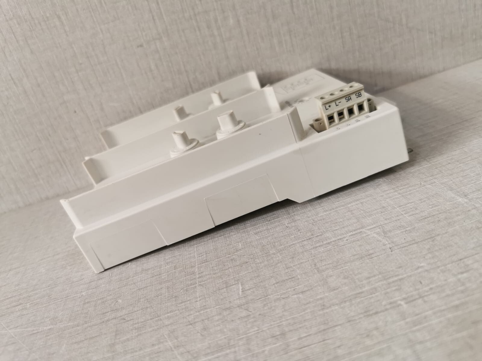 ABB 3BSE020846R1 ABB 3BSE020846R1 MOUNTING BASE PLATE for TU840 7