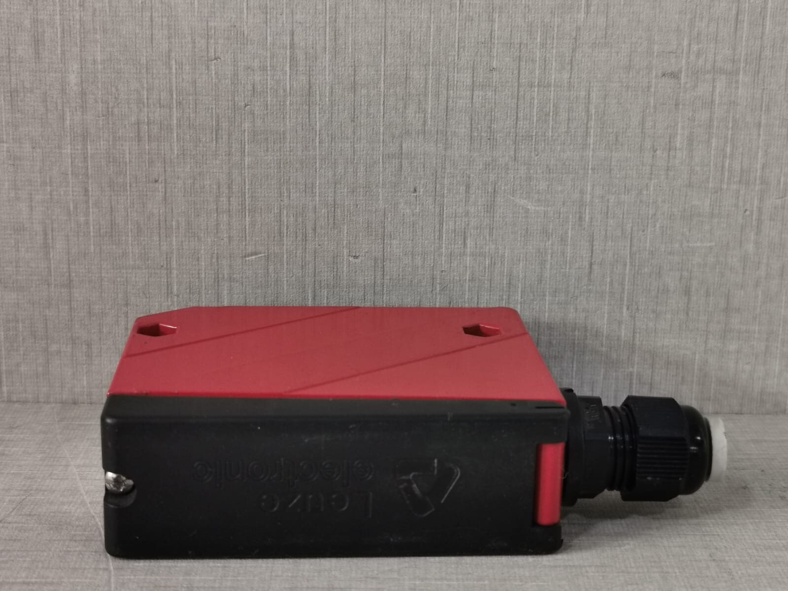 Leuze RT 96M/R-1574-800-25 LEUZE ELECTRONIC RT 96M/R-1574-800-25 SENSOR 10