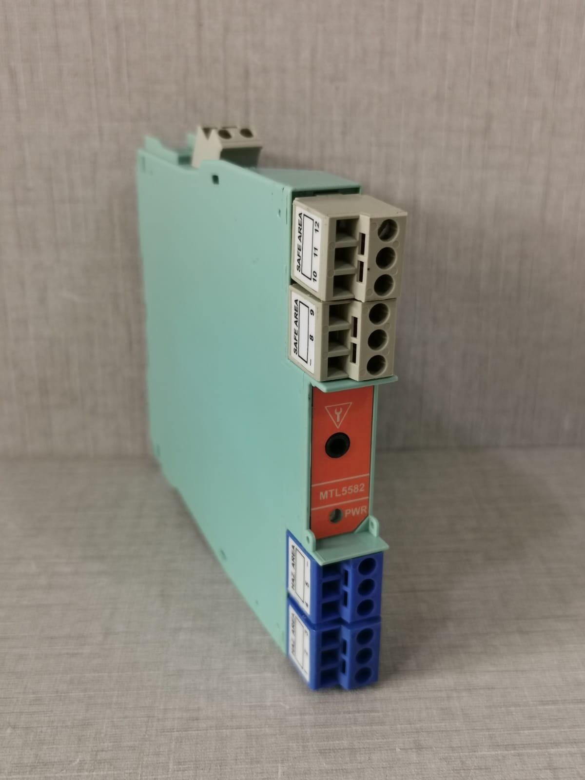 MEASUREMENT TECHNOLOGY MTL5582 MEASUREMENT TECHNOLOGY MTL5582 RESISTANCE ISOLATOR 2