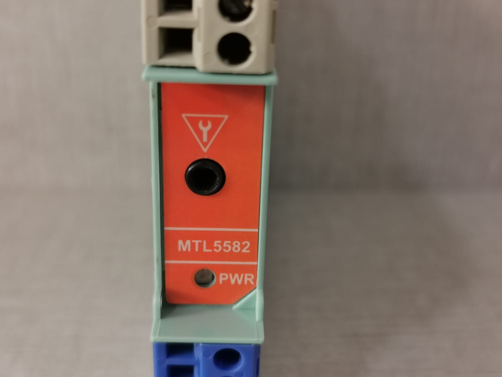 MEASUREMENT TECHNOLOGY MTL5582 MEASUREMENT TECHNOLOGY MTL5582 RESISTANCE ISOLATOR 4