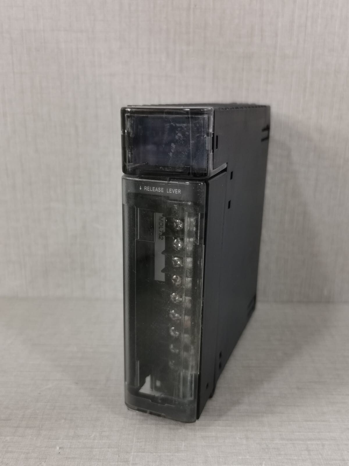 GE Fanuc IC694MDL732A GE FANUC IC694MDL732A OUTPUT 12/24 VDC 0.5 8PT MODULE 3