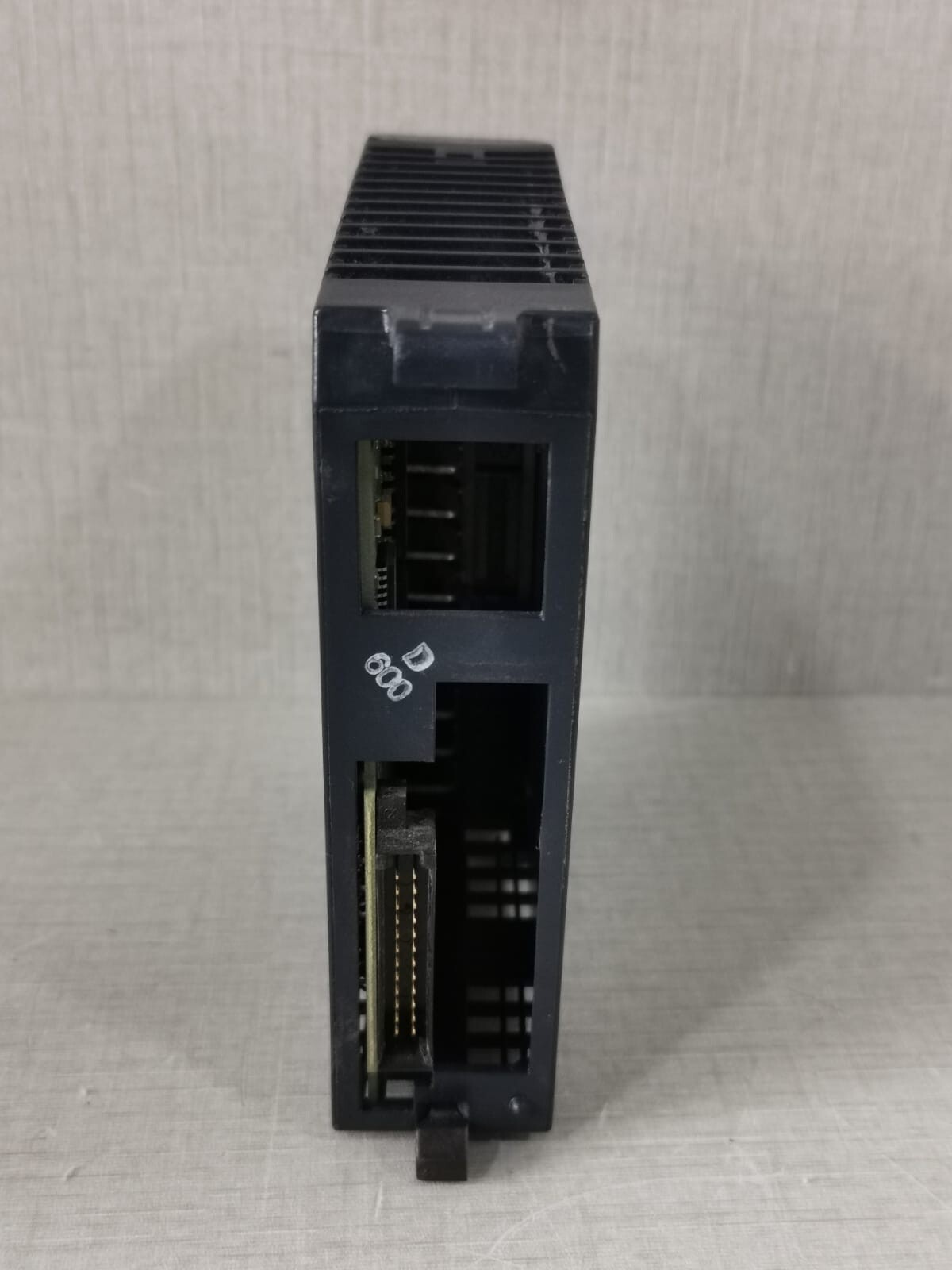 GE Fanuc IC694MDL732A GE FANUC IC694MDL732A OUTPUT 12/24 VDC 0.5 8PT MODULE 10