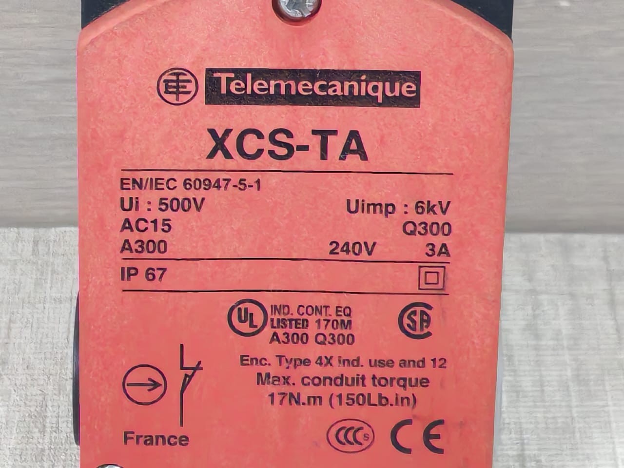 Schneider Electric TA591 Telemecanique XCS-TA591 SAFETY INTERLOCK SWITCH 2