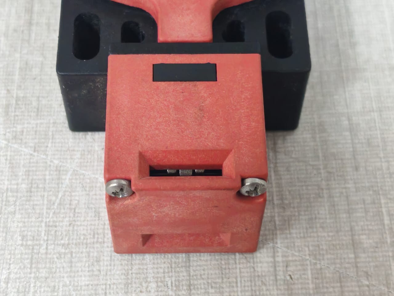 Schneider Electric TA591 Telemecanique XCS-TA591 SAFETY INTERLOCK SWITCH 5