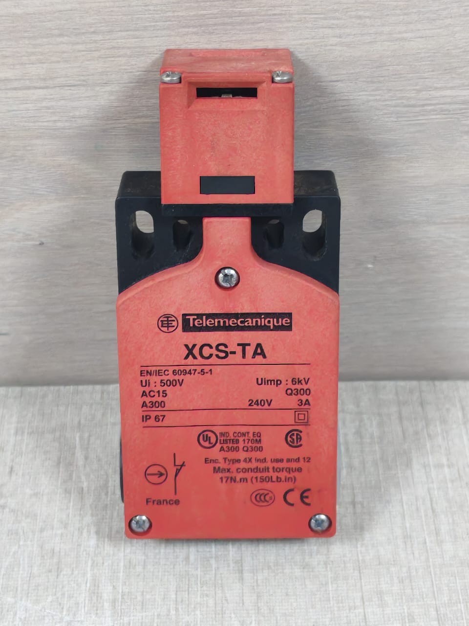 Telemecanique XCS-TA591 SAFETY INTERLOCK SWITCH