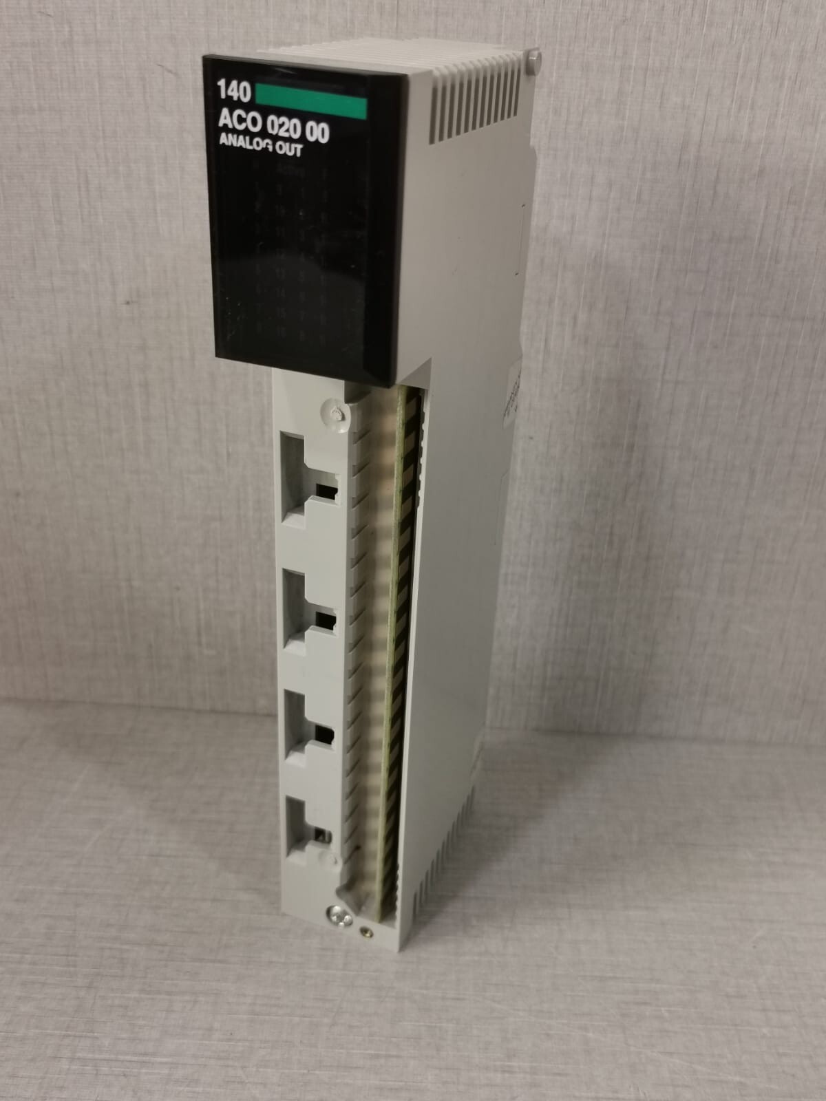 Schneider Electric 140ACO02000 SCHNEIDER ELECTRIC 140ACO02000 MODICON QUANTUM ANALOG OUTPUT 4