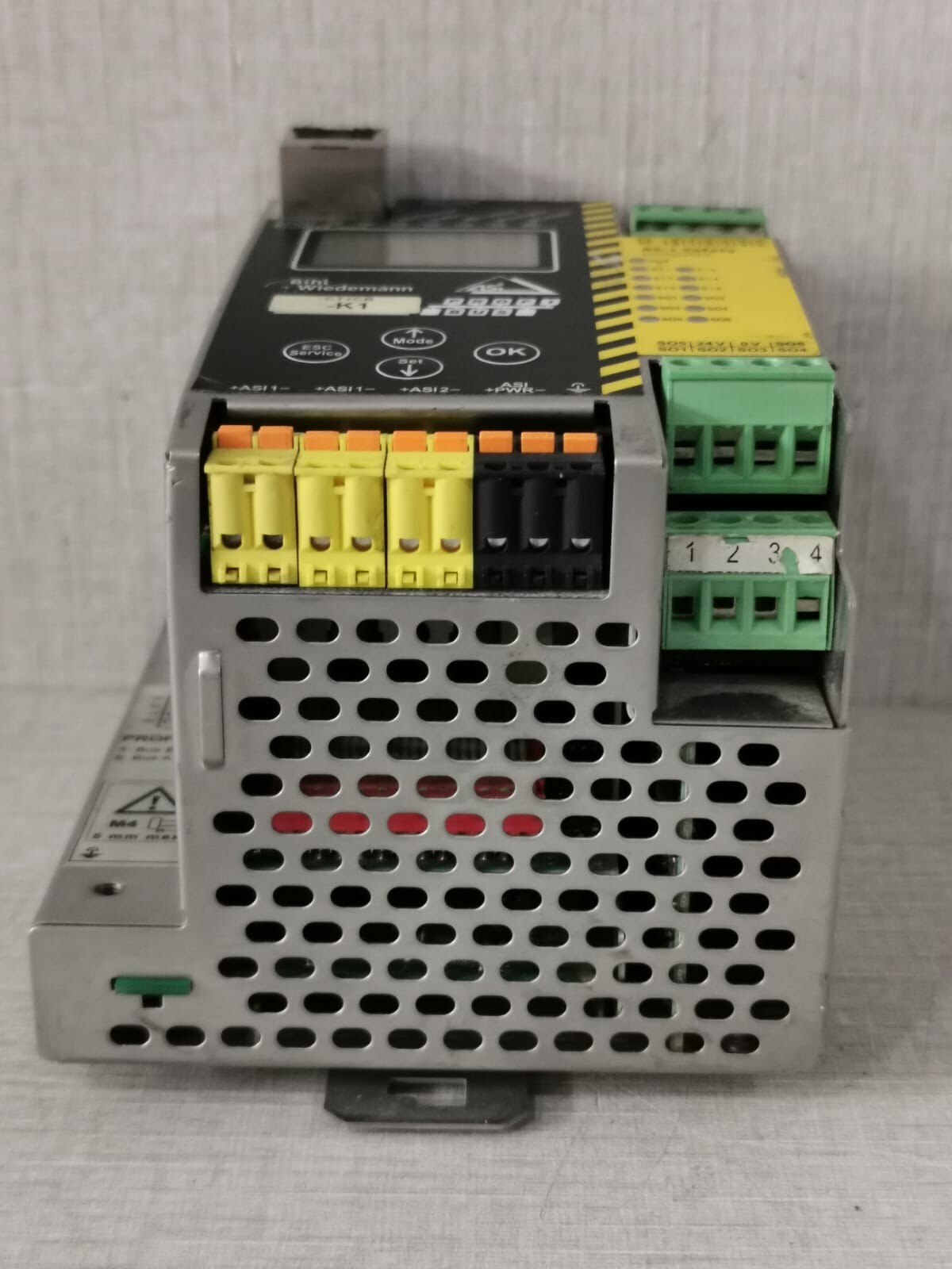 BIHL+WIEDEMANN BWU2822 BIHL+WIEDEMANN BWU2822 AS-i 3.0 PROFIBUS GATEWAY 16582 V4.3 8