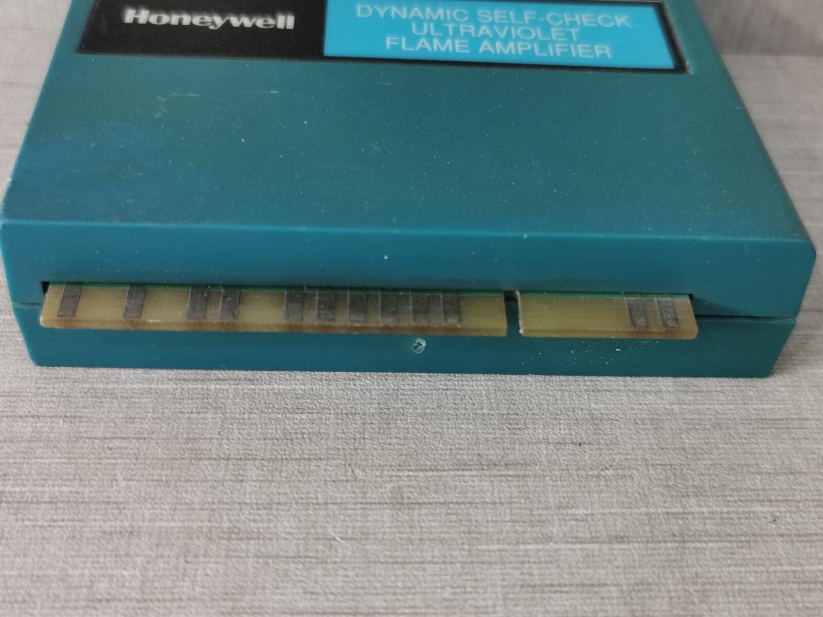 Honeywell R7886A1001 HONEYWELL R7886A1001 FLAME FAILURE RESPONSE TIME ULTRAVIOLET AMPLIFIER 4
