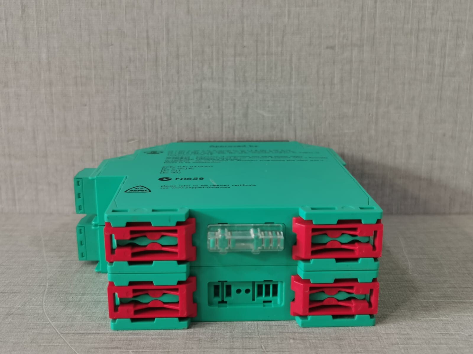 Pepperl+Fuchs KFD2-UFC-EX1.D PEPPERL+FUCHS KFD2-UFC-Ex1.D FREQUENCY CONVERTER 231194- WITH OLD STOCK BOX 8