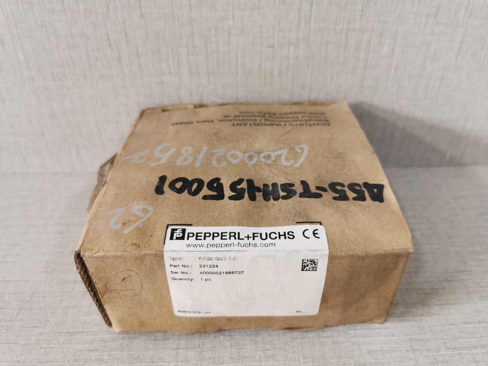 Pepperl+Fuchs KFD2-GUT-1.D PEPPERL+FUCHS KFD2-GUT-1.D TEMPERATURE CONVERTER 231224- WITH OLD STOCK BOX 9