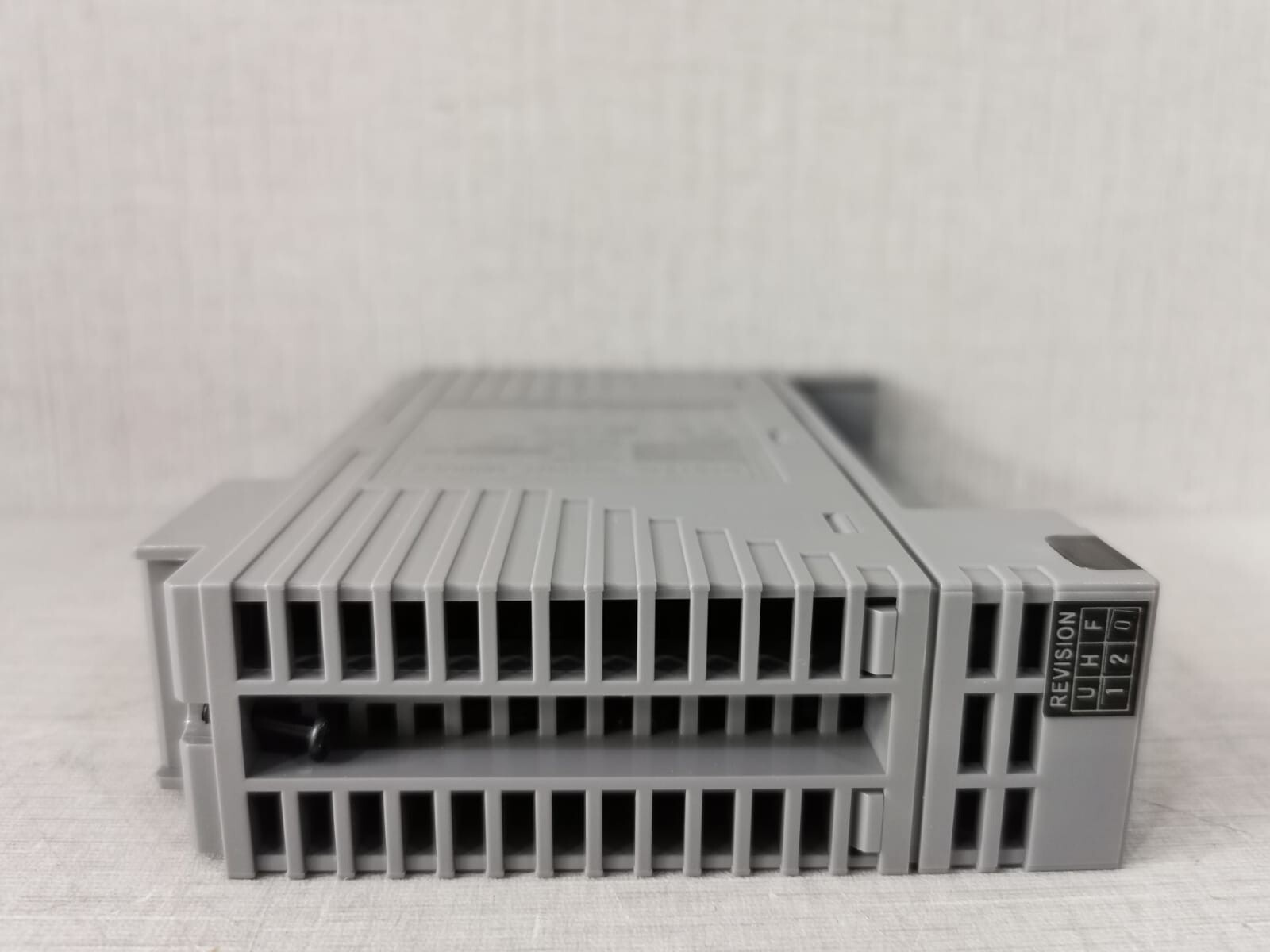 Yokogawa ADV551-P00 ADV551 YOKOGAWA ADV551-P00 S2 DIGITAL OUTPUT MODULE- WITH OLD STOCK BOX 10