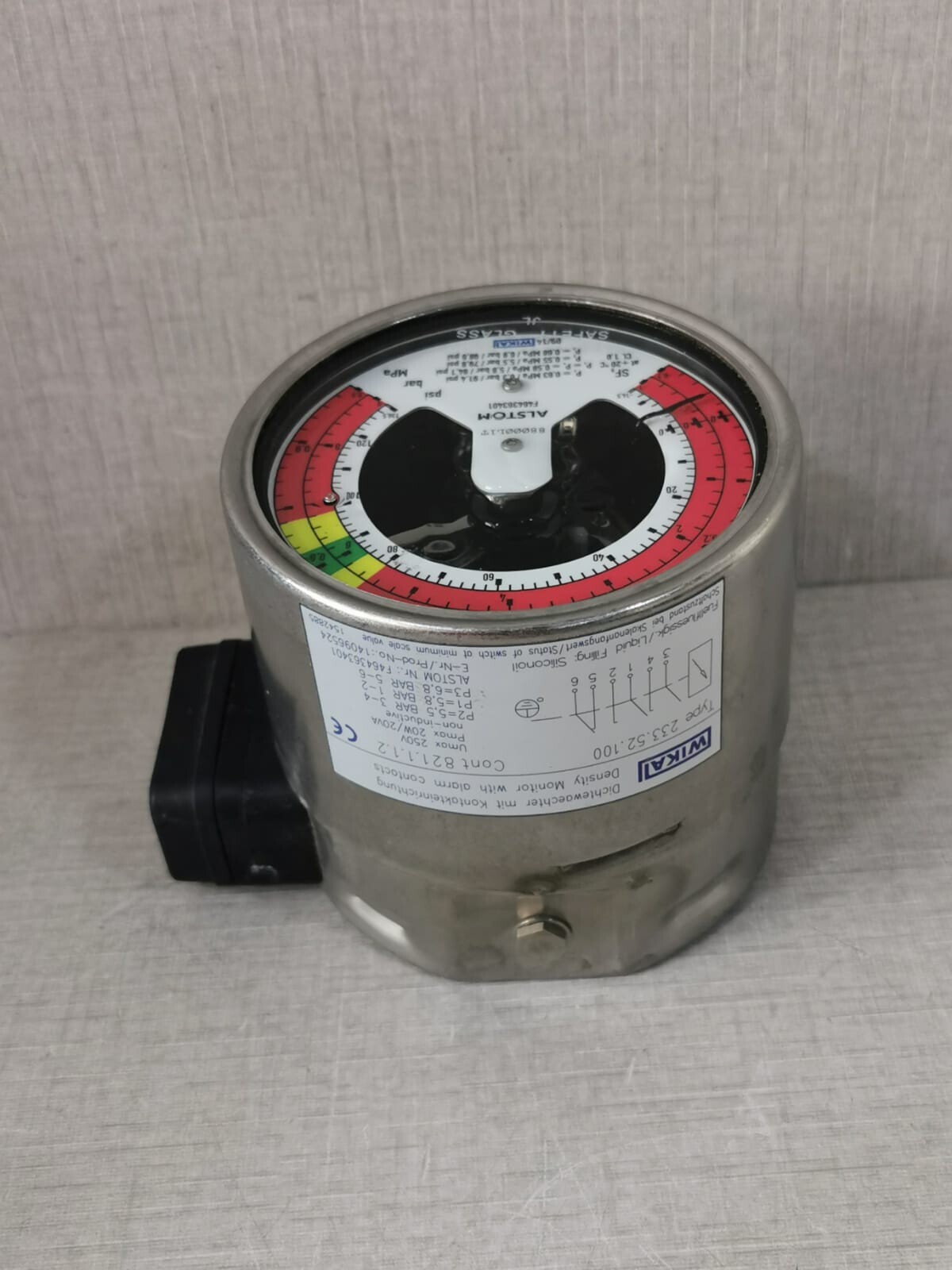 WIKA WIKA-233 WIKA 233.52.100 Density Monitor with Alarm Contacts 821.1.1.2 5