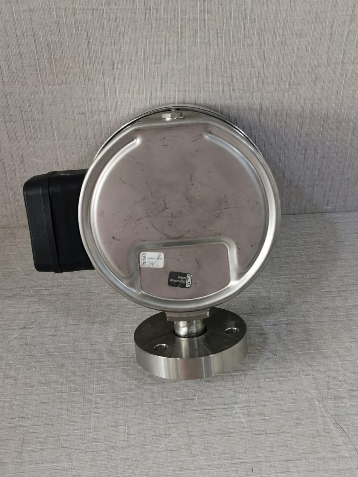 WIKA WIKA-233 WIKA 233.52.100 Density Monitor with Alarm Contacts 821.1.1.2 9