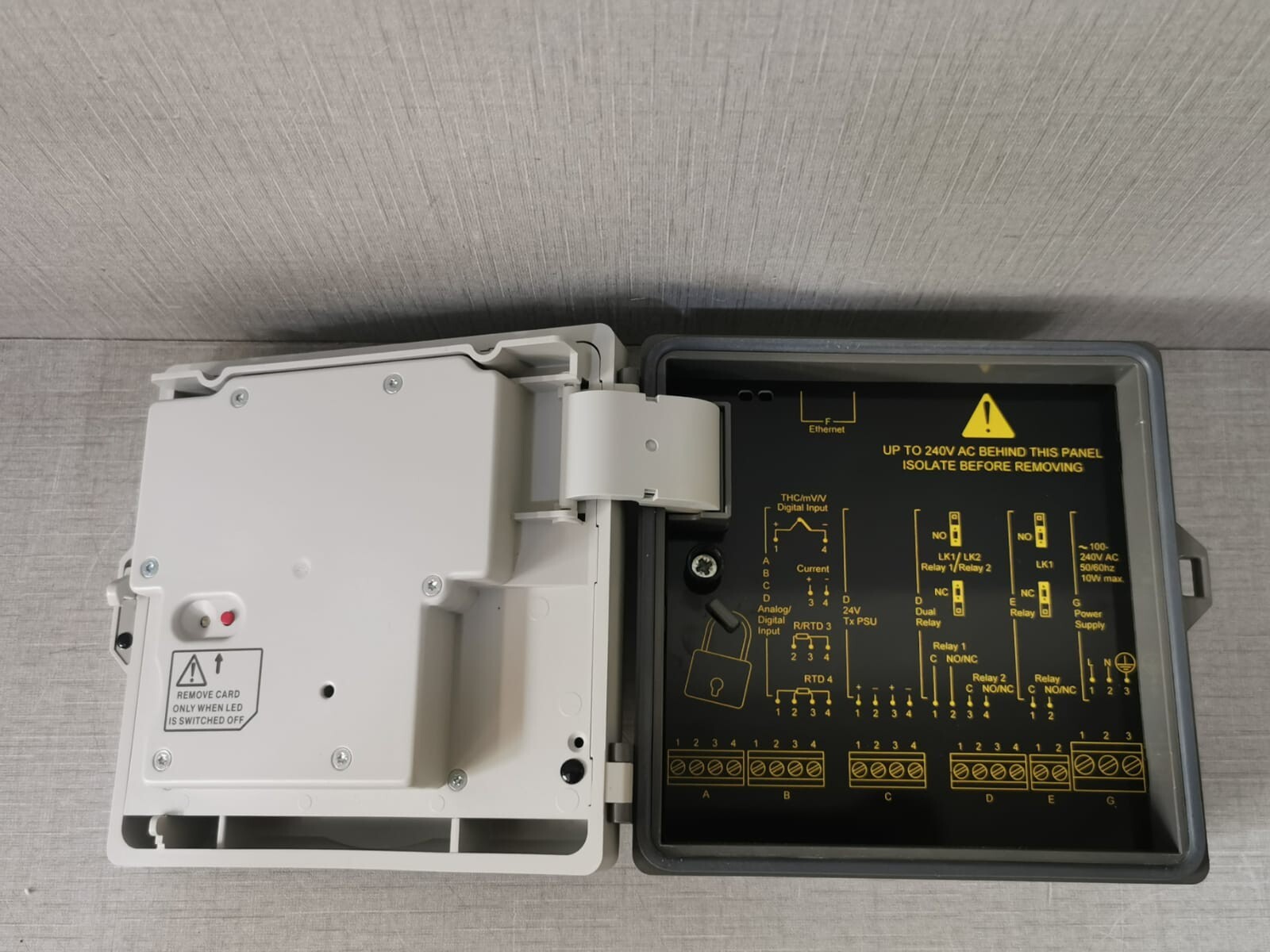ABB SM502FB/B200000E/STD ABB SM500F FIELD-MOUNT PAPERLESS RECODER SM502FB/B200000E/STD 3