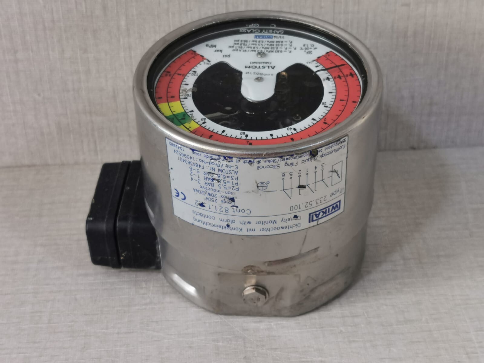 WIKA WIKA-233 WIKA 233.52.100 Density Monitor with Alarm Contacts 821.1.1.2 5