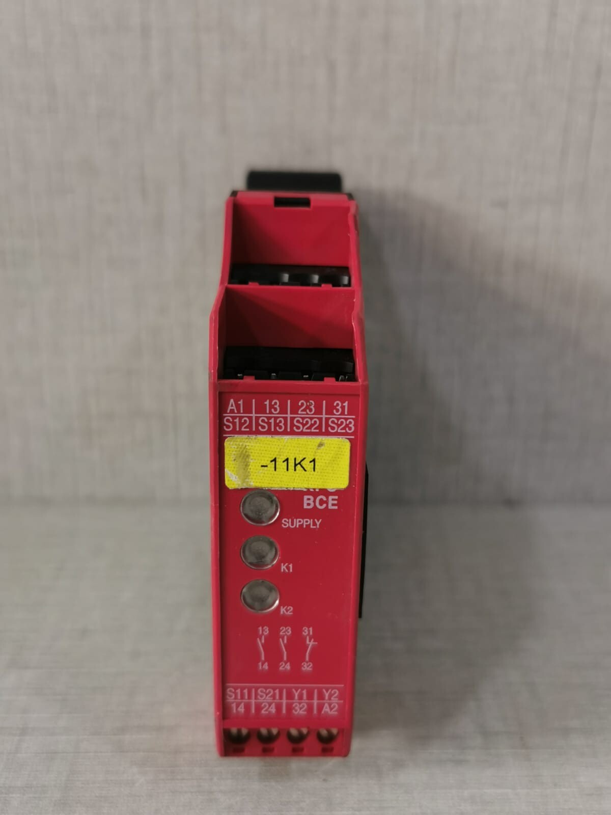 Schneider Electric XPSBCE3110P SCHNEIDER ELECTRIC XPSBCE3110P PREVENTA-SAFETY RELAY 2