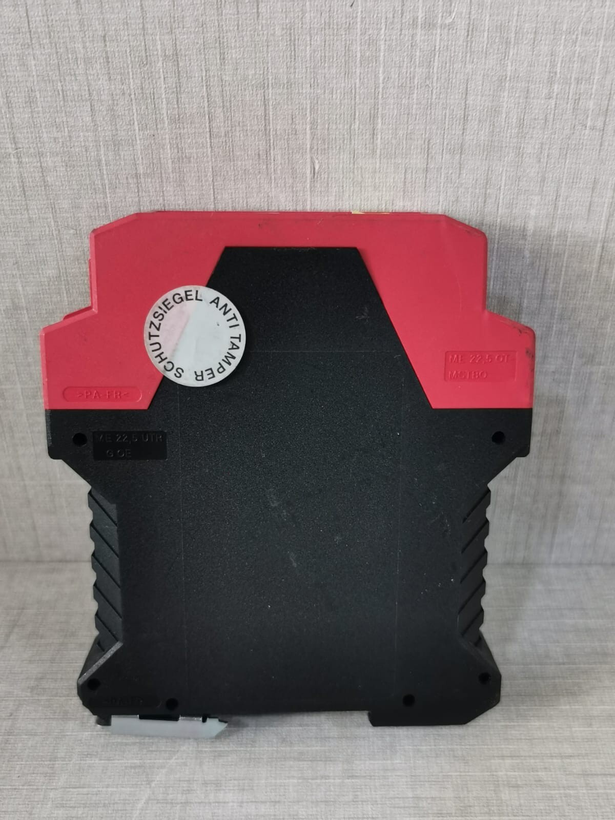 Schneider Electric XPSBCE3110P SCHNEIDER ELECTRIC XPSBCE3110P PREVENTA-SAFETY RELAY 5