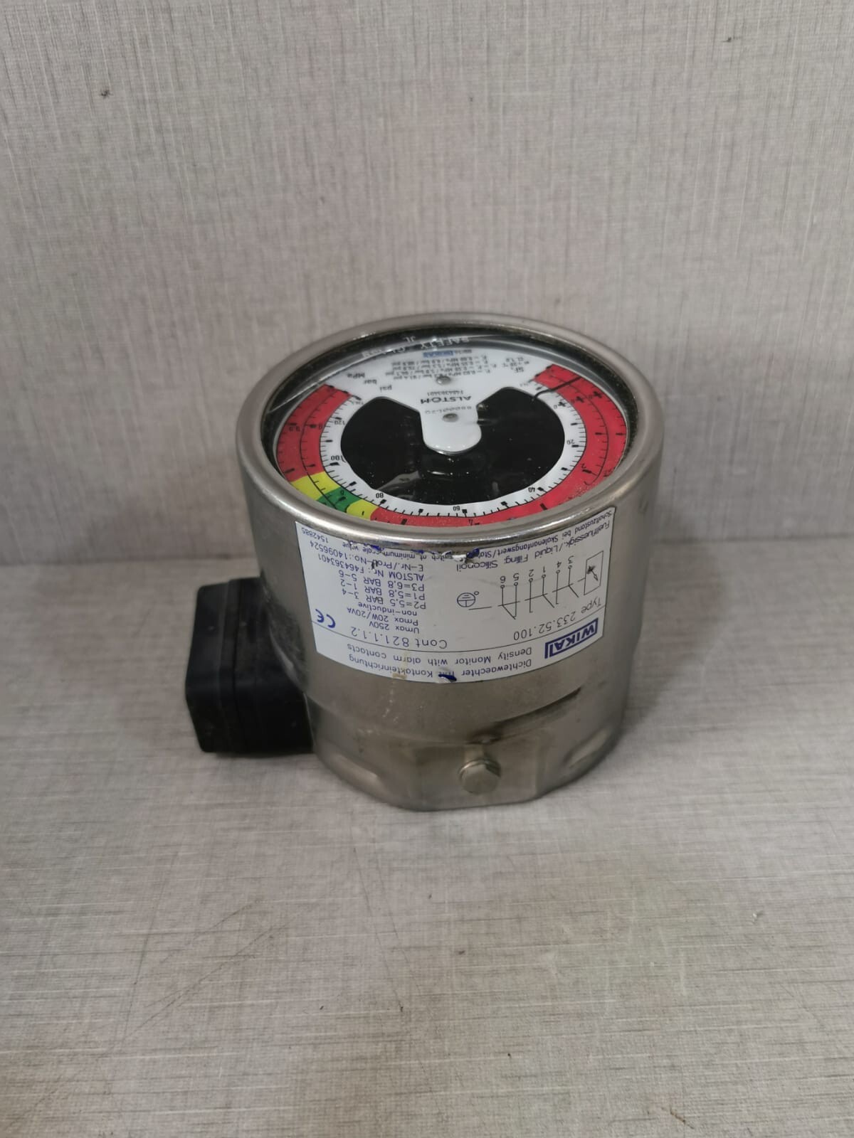 WIKA WIKA-233 WIKA 233.52.100 Density Monitor with Alarm Contacts 821.1.1.2 7