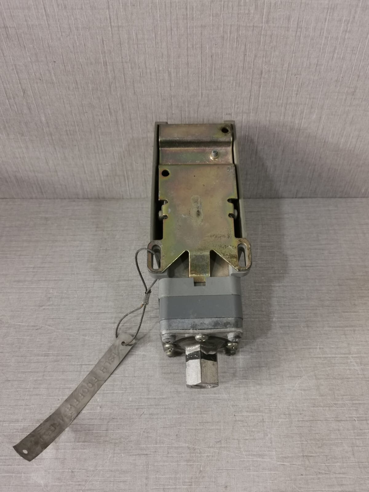Schneider Electric G-6 SQUARE D 9012 GN G-6 PRESSURE SWITCH 5-250 PSIG /750 PSIG 7