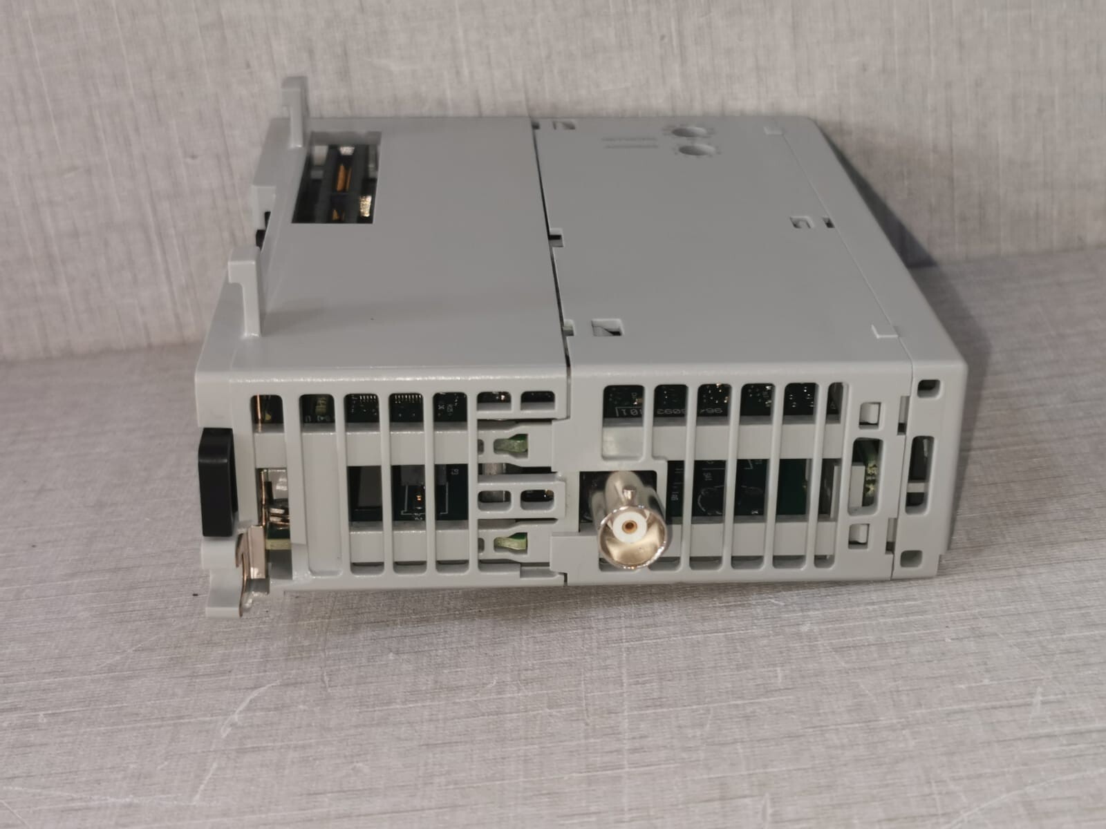 Rockwell Automation 1768-CNB Allen Bradley 1768-CNB ControlNet Module Series A P/n: 96446071 7