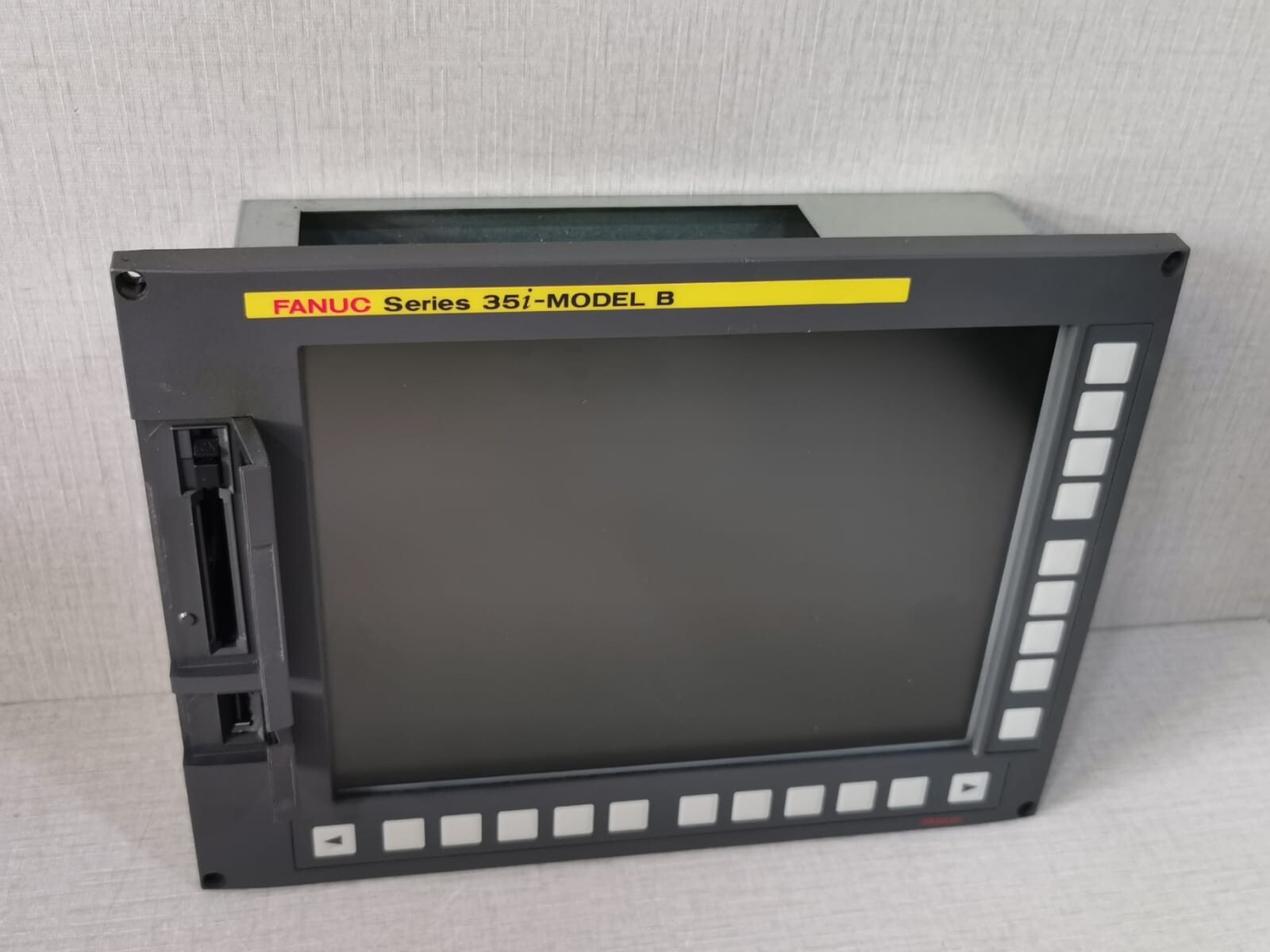 Fanuc A02B-0323-C074 FANUC A02B-0323-C074 SERIES 35I-MODEL B 10.4 LCD UNIT 3