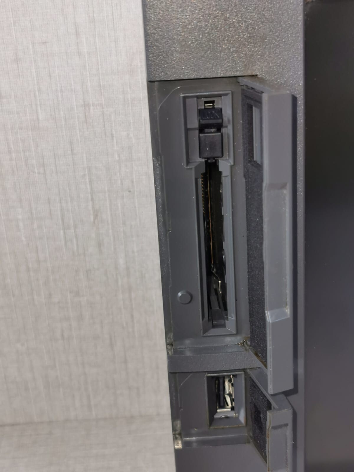 Fanuc A02B-0323-C074 FANUC A02B-0323-C074 SERIES 35I-MODEL B 10.4 LCD UNIT 4