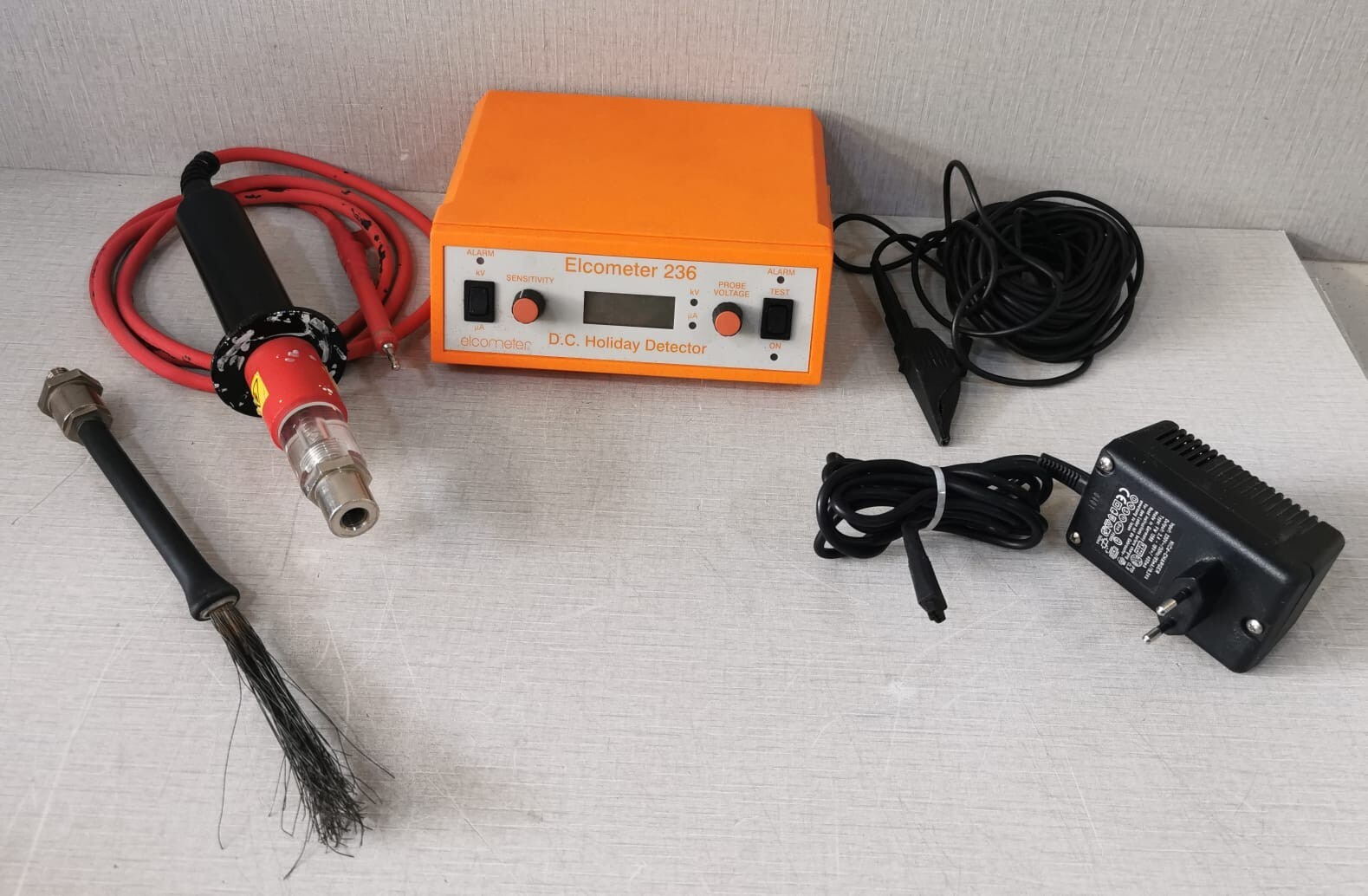 Elcometer PORTABLE Elcometer 236 D.C Portable Holiday Detector 30 KV 2
