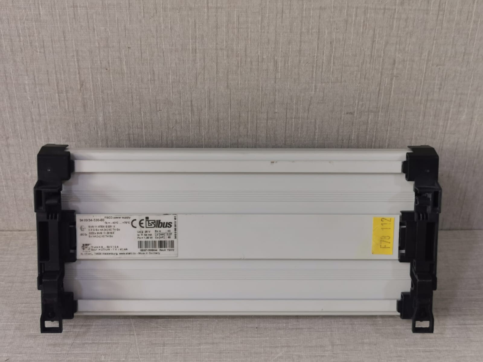 ISbus STAHL-9410 ISbus /STAHL 9410/34-330-60 REV A FIELD DEVICE COUPLER ZONE 2 FISCO POWER SUPPLY 8