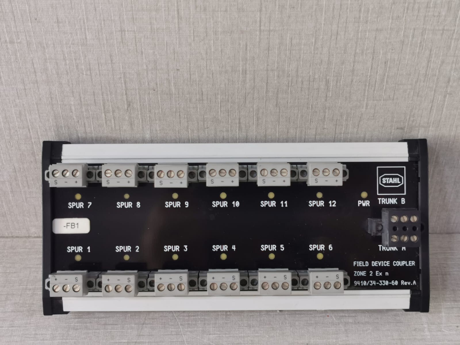 ISbus /STAHL 9410/34-330-60 REV A FIELD DEVICE COUPLER ZONE 2 FISCO POWER SUPPLY