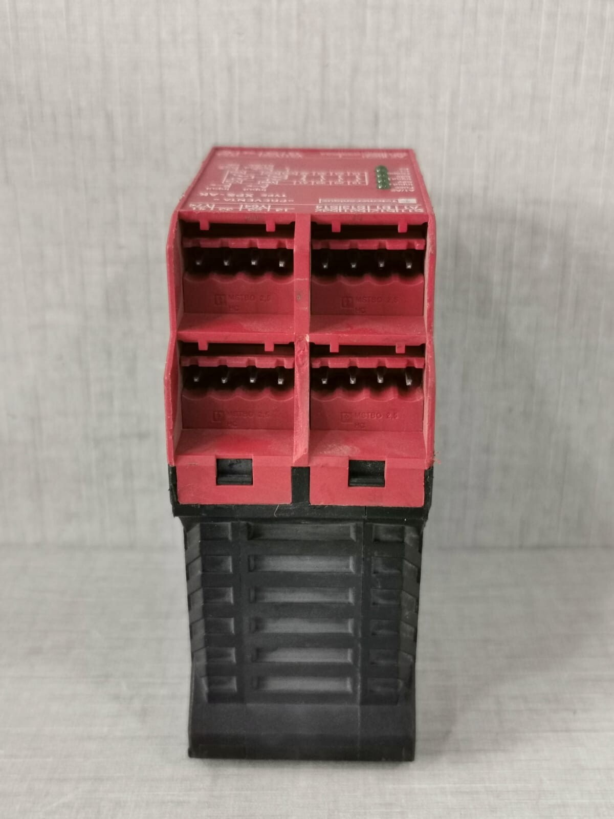 Telemecanique XPSAK371144P SCHNEIDER ELECTRIC /TELEMECANIQUE XPS-AK PREVENTA XPSAK371144P SAFETY RELAY 6