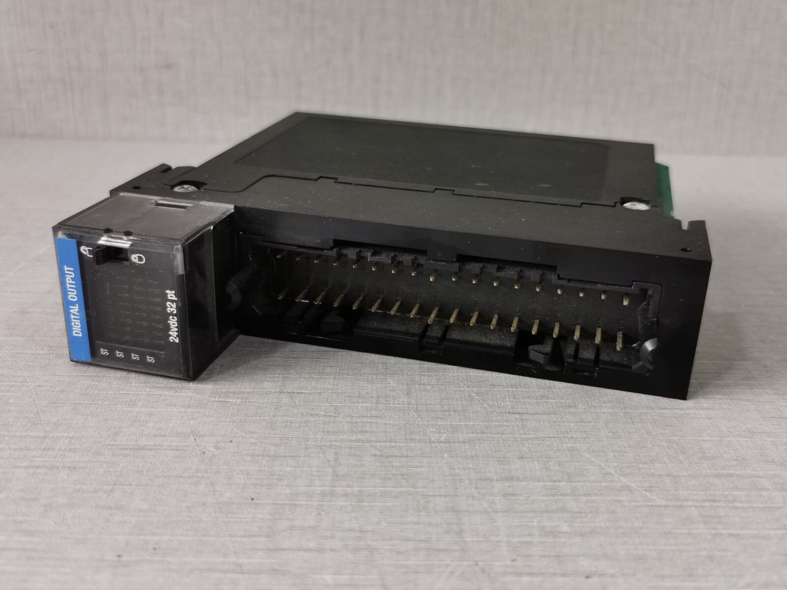 Honeywell TC-ODD321 REV.B01 F/W 2.4 HONEYWELL TC-ODD321 REV.B01 F/W 2.4 DC OUTPUT 24VDC 10-31.2VDC 15.6VA 4